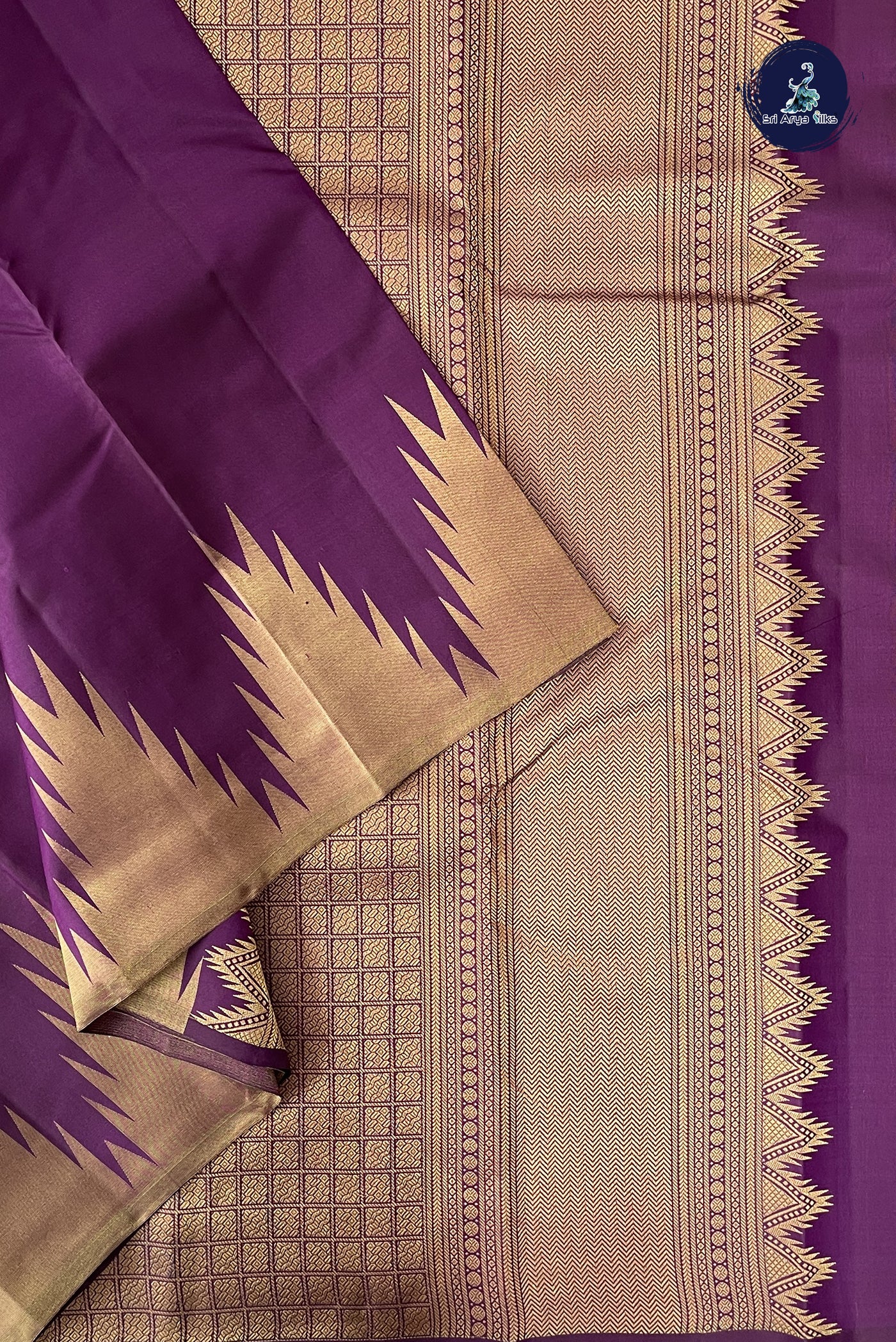 Dark Brinjal Traditional Silk Saree With Plain Pattern