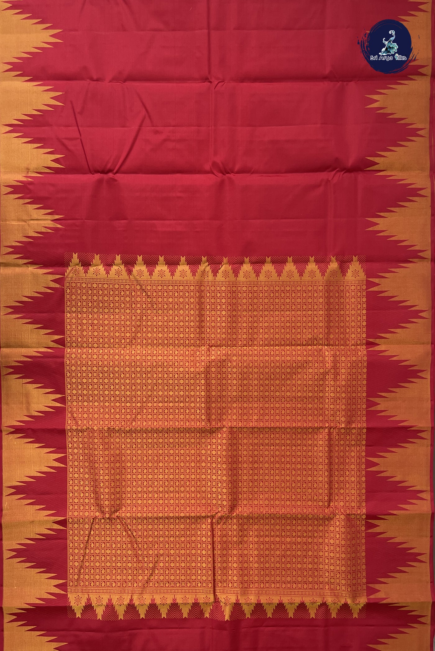 Red Traditional Silk Saree With Plain Pattern