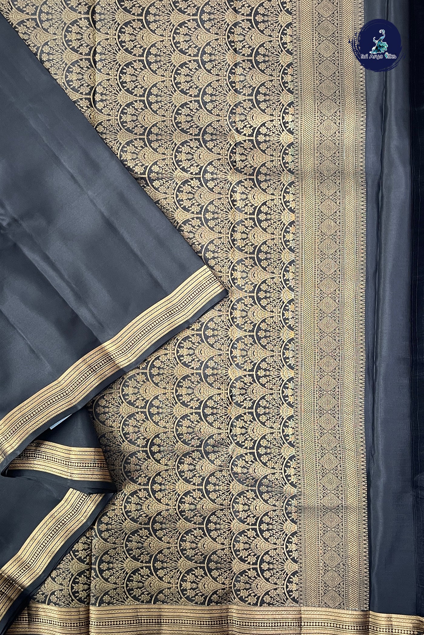 Black Half Pure Silk Saree With Plain Pattern