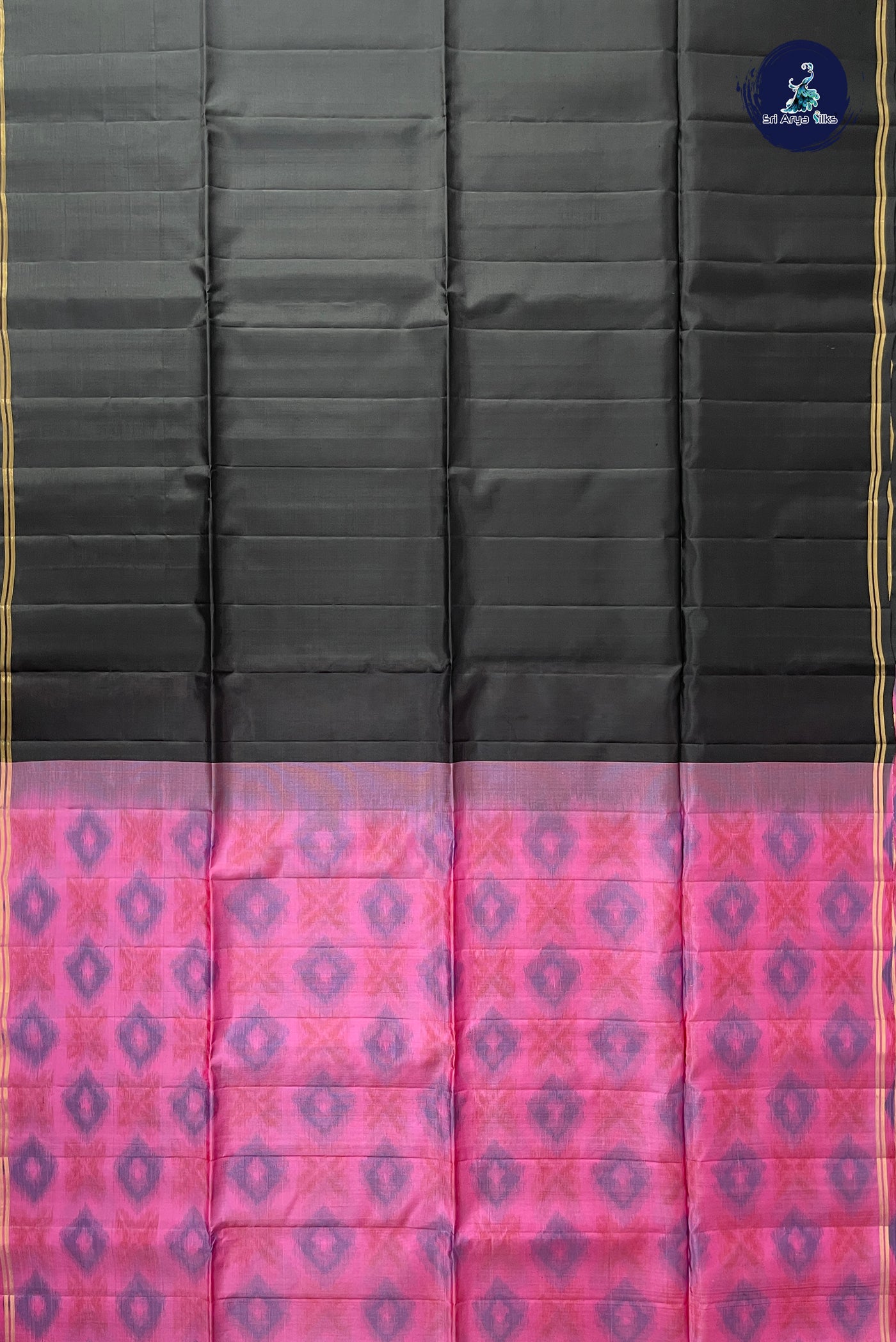 Black Half Pure Silk Saree With Plain Pattern