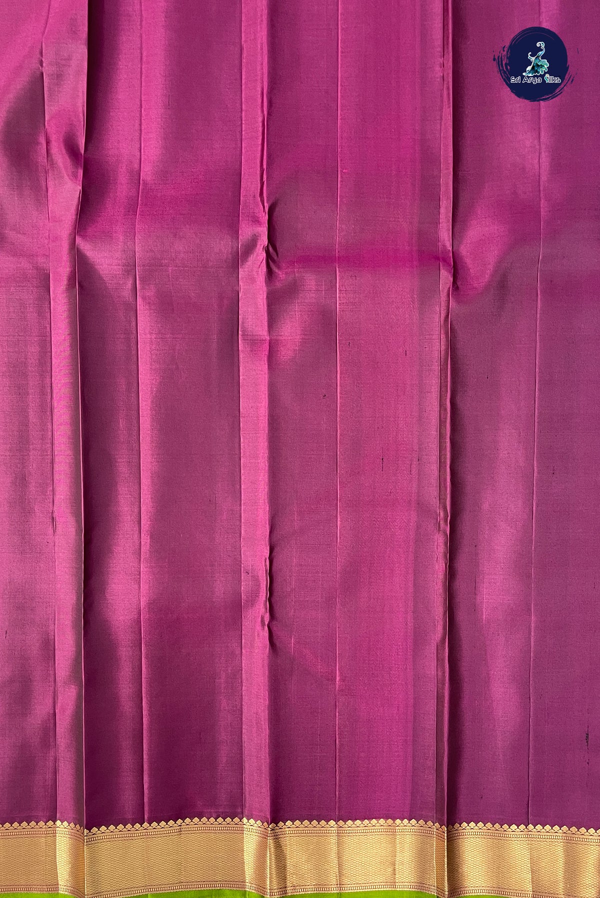 Dark Green Light Weight Silk Saree With Plain Pattern