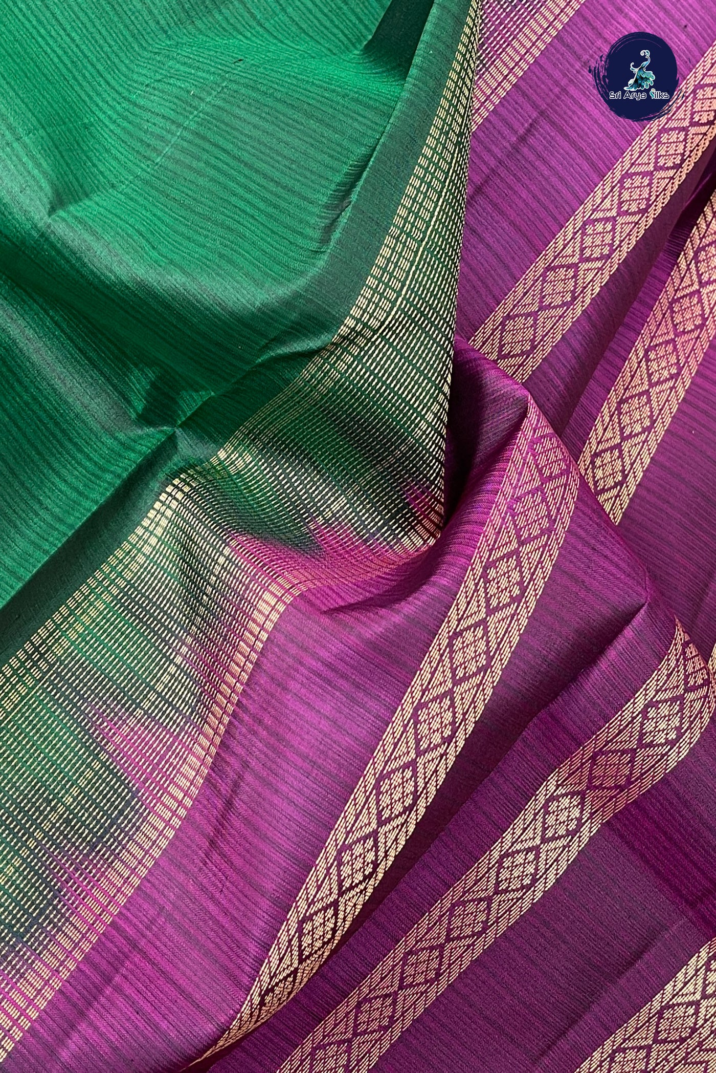Bottle Green Light Weight Silk Saree With Doria Lines Pattern