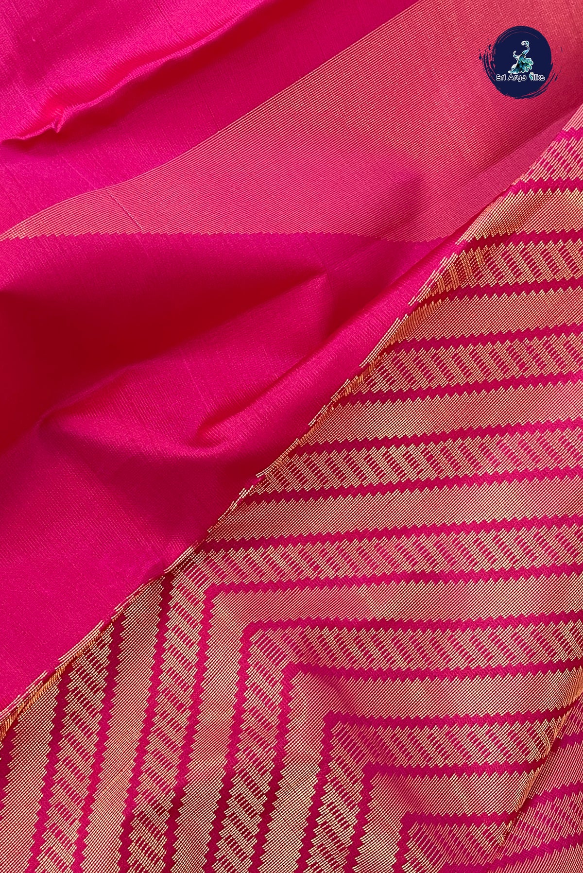 Pink Without Border Saree With Zari Woven Pattern