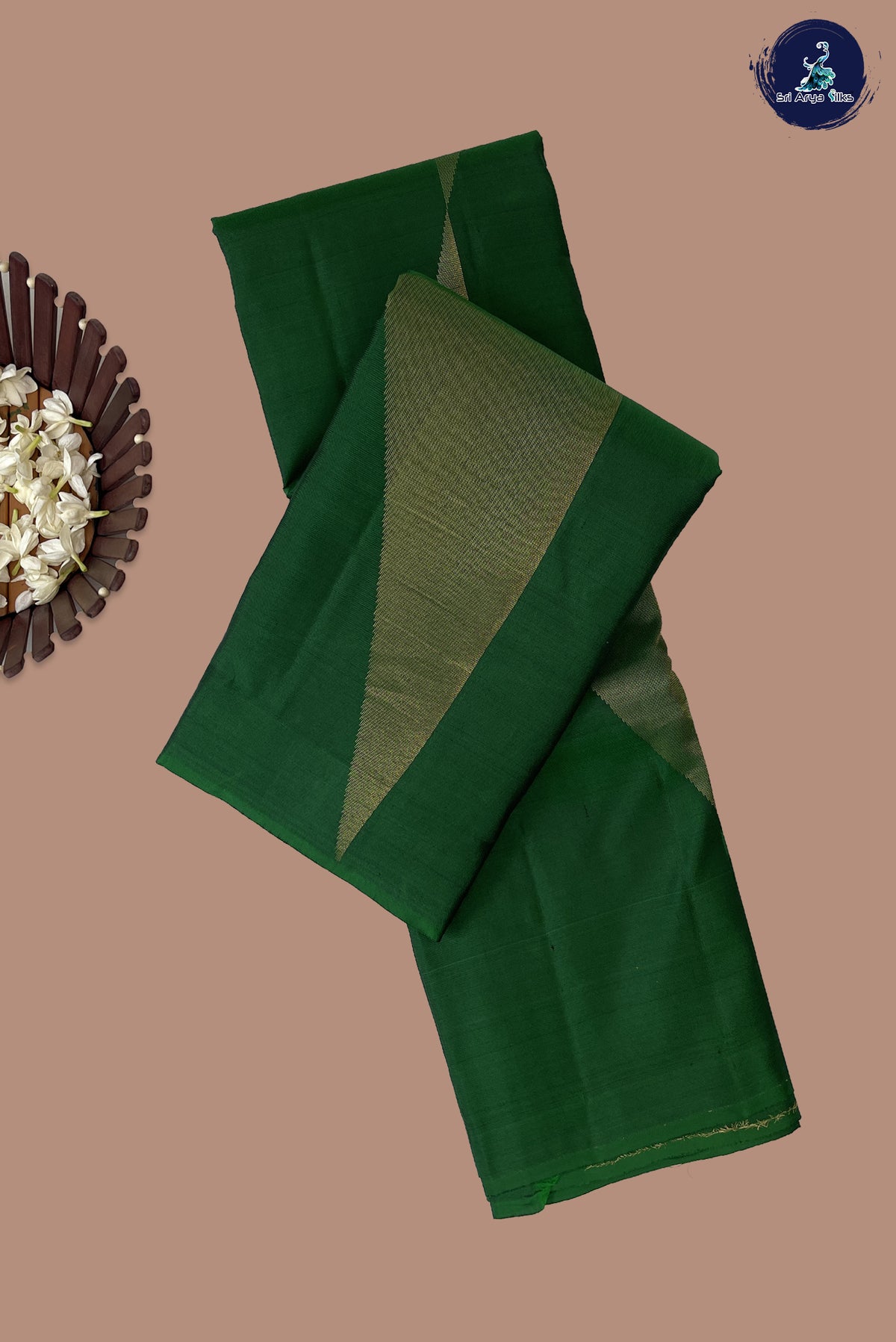 Green Without Border Saree With Zari Woven Pattern