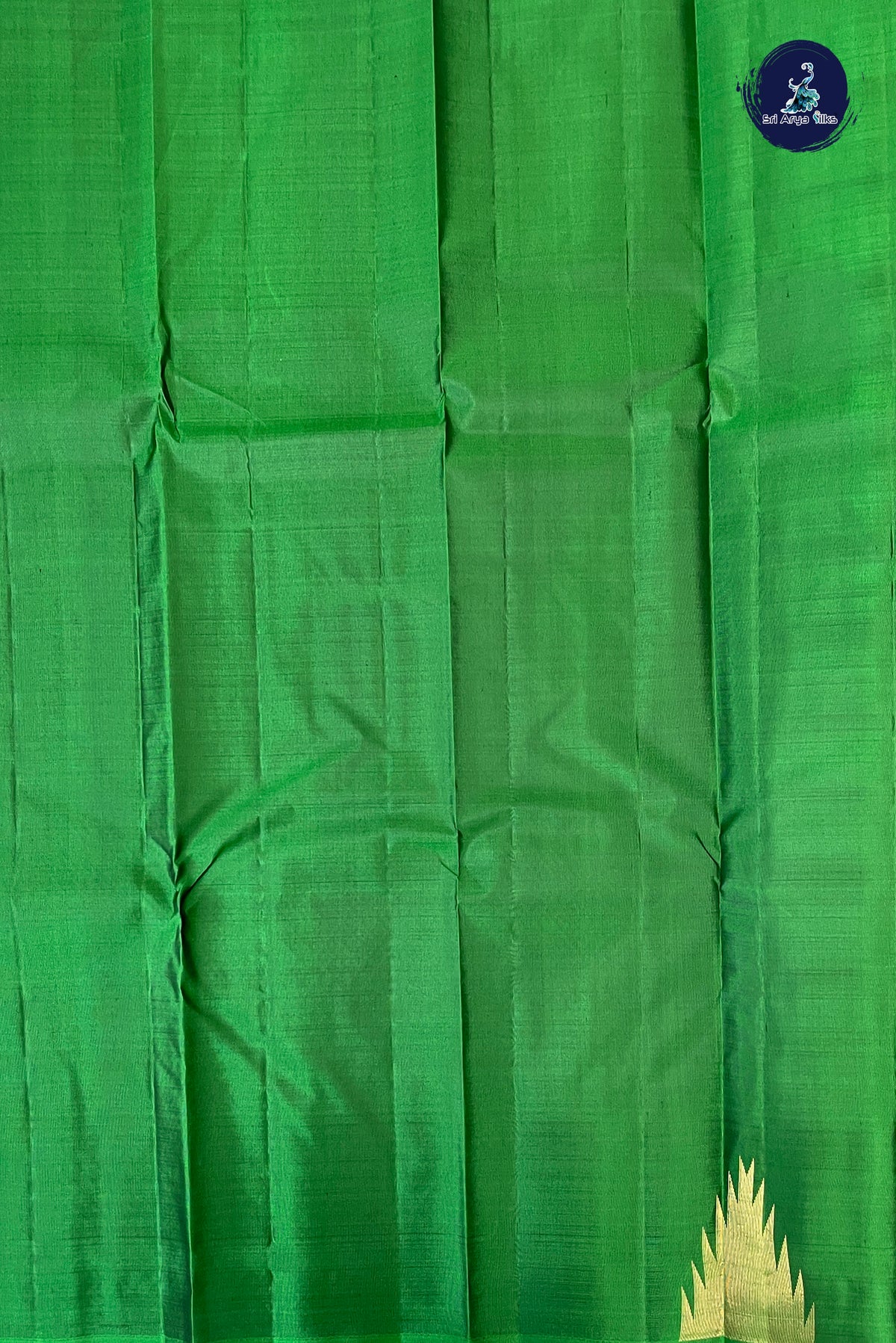 Green Thalampoo / Temple Border Silk Saree With Plain Pattern
