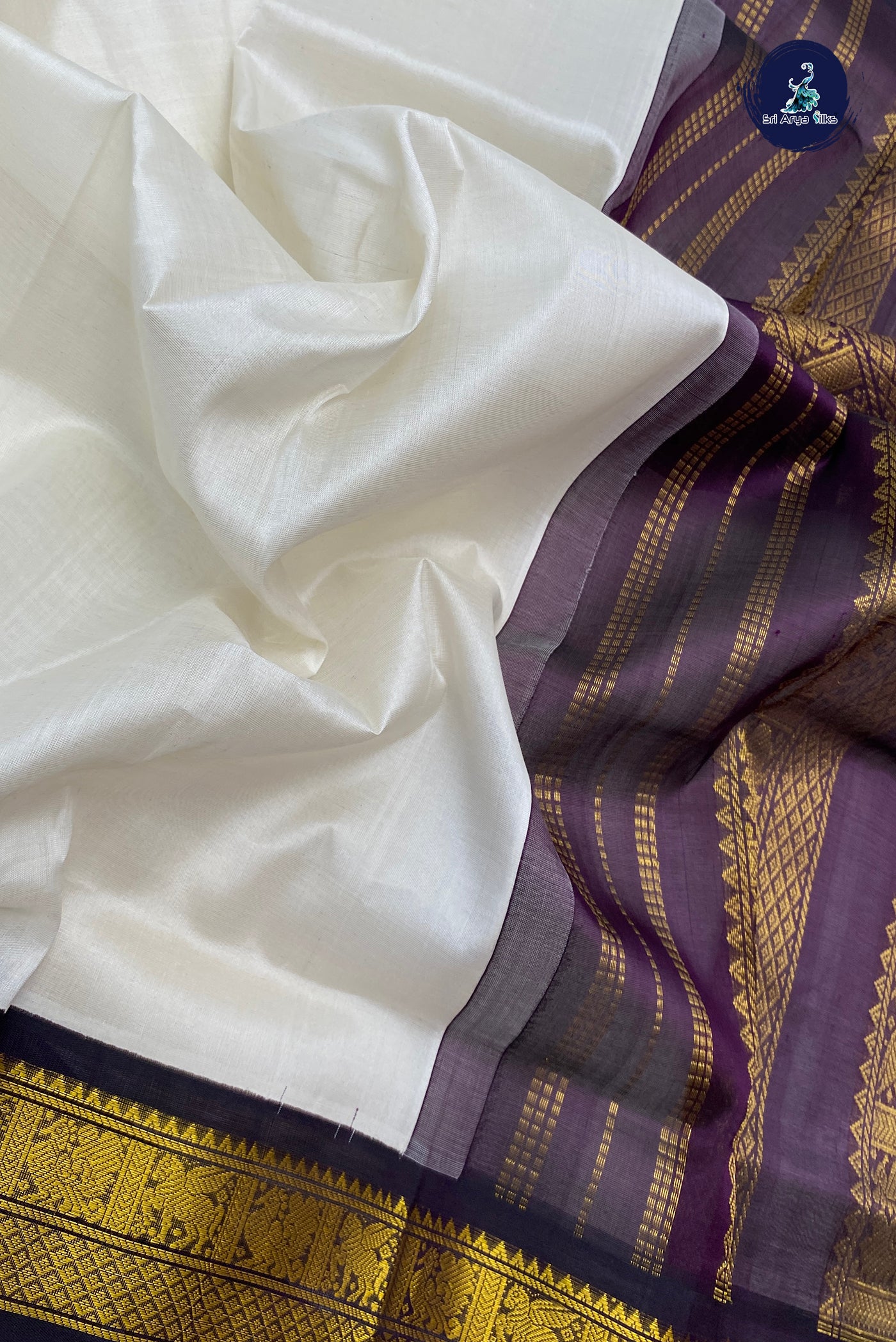 Ivory Silk Cotton Saree With Plain Pattern