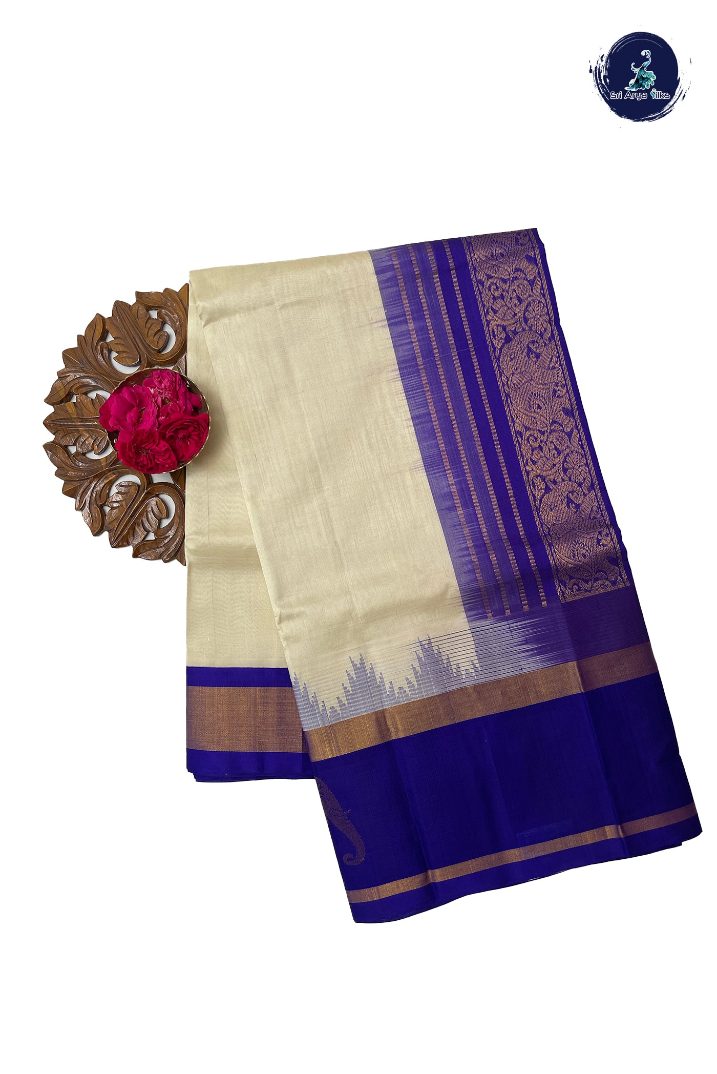 Off White Kuppadam Silk Cotton Saree With Plain Pattern