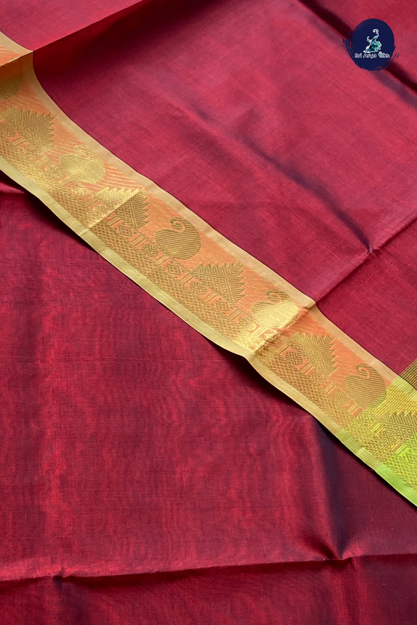 Maroon Simple Silk Cotton Saree With Plain Pattern