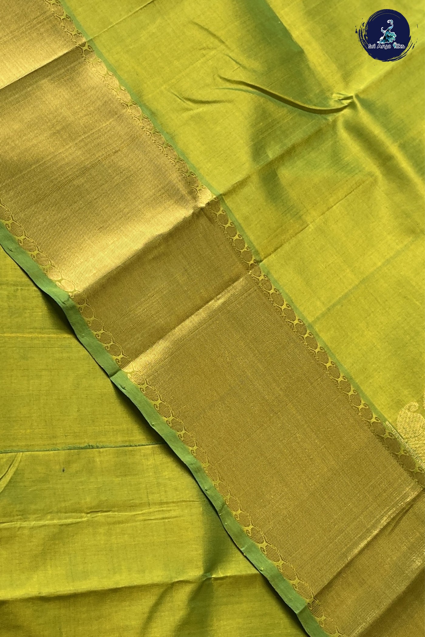 Lime Green Simple Silk Cotton Saree With Plain Pattern