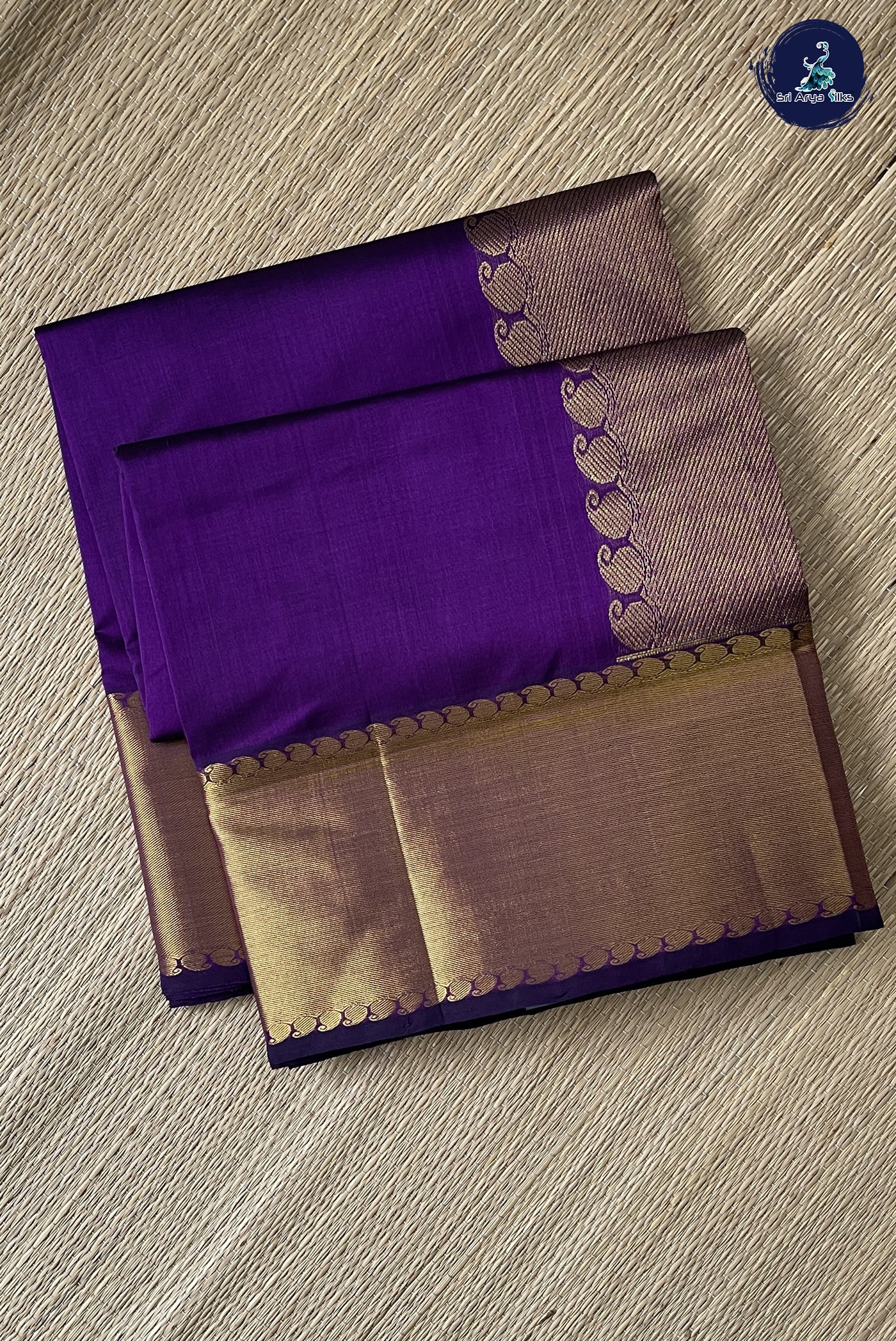 Dark Brinjal Simple Silk Cotton Saree With Plain Pattern