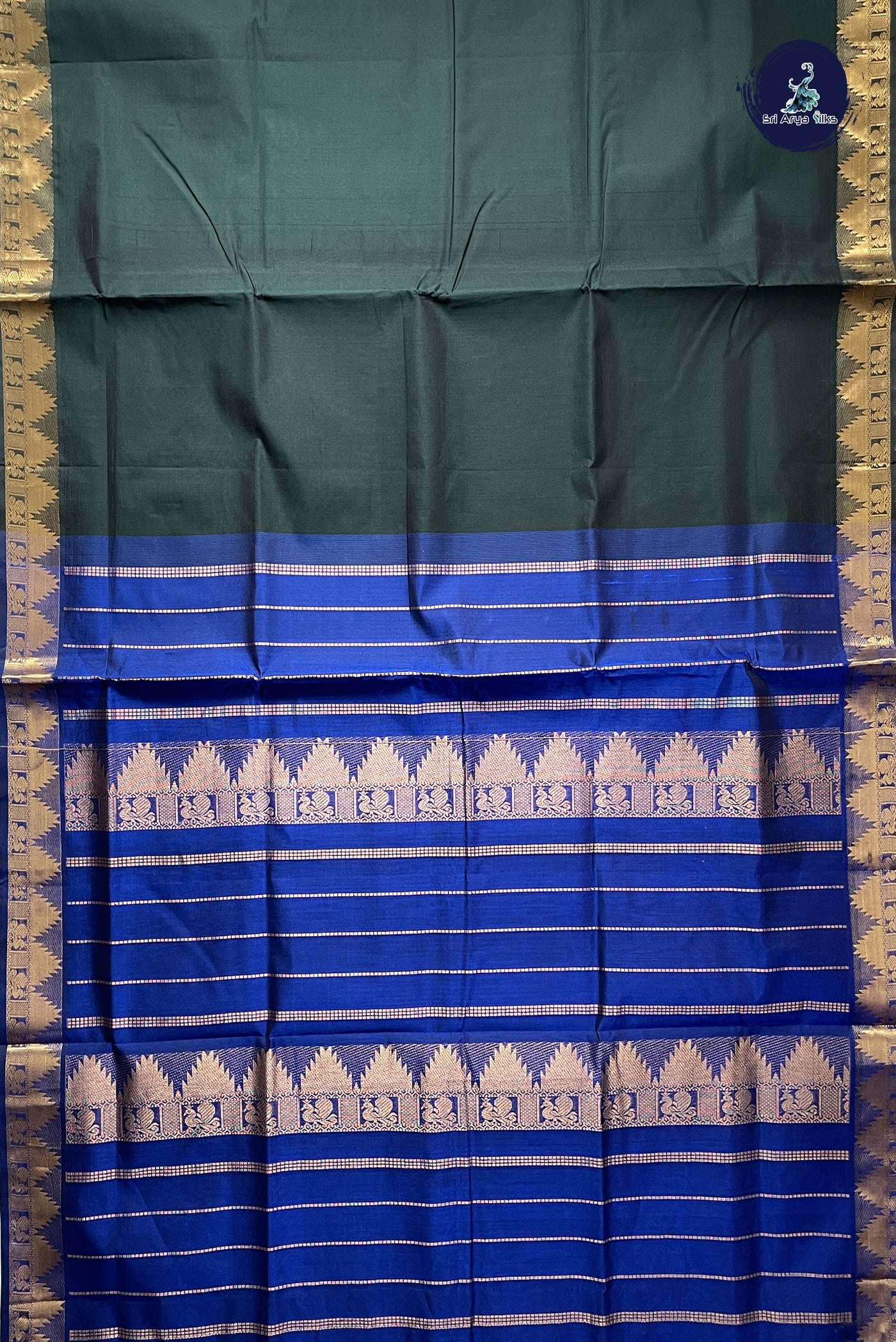 Dark Green Simple Silk Cotton Saree With Plain Pattern