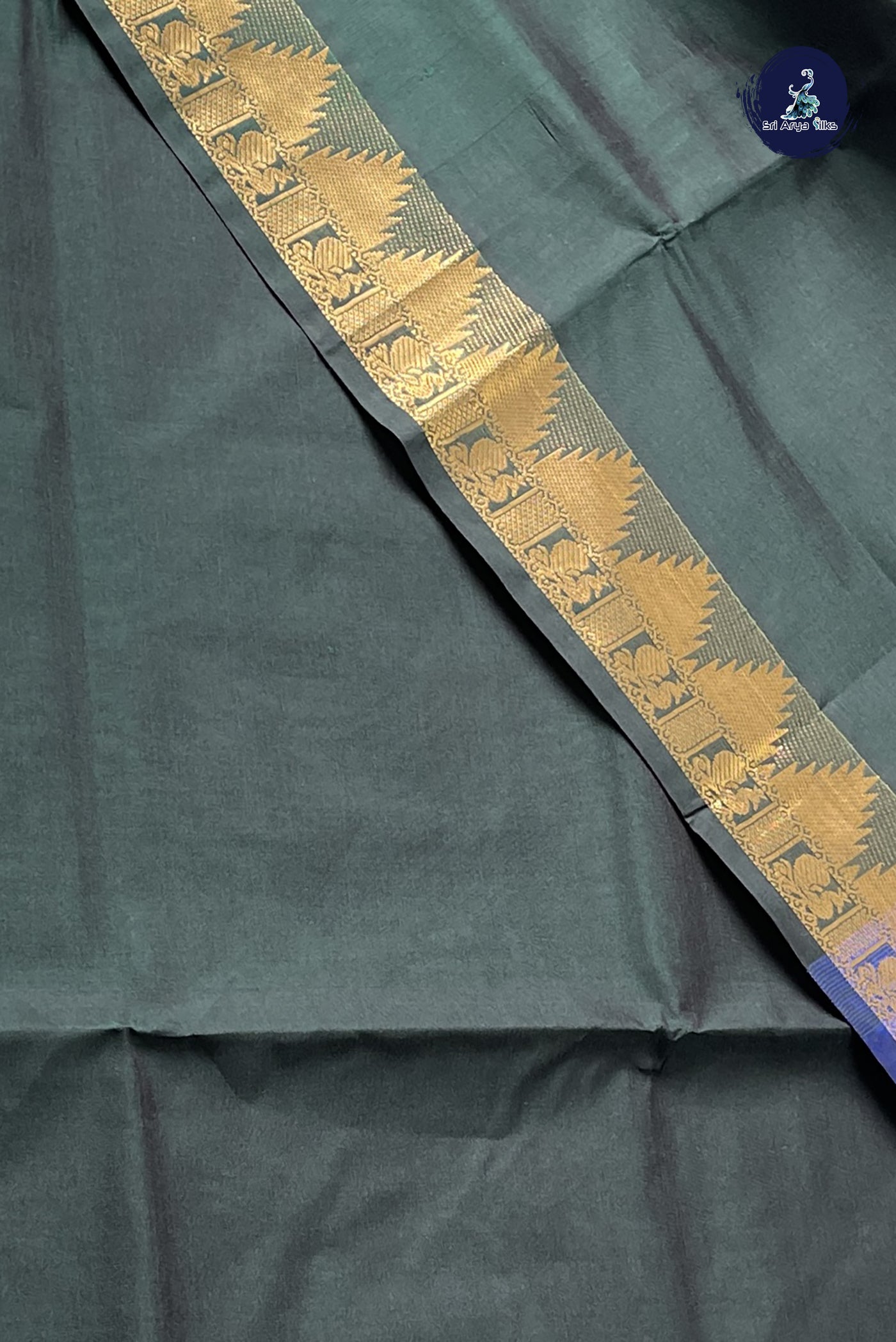 Dark Green Simple Silk Cotton Saree With Plain Pattern