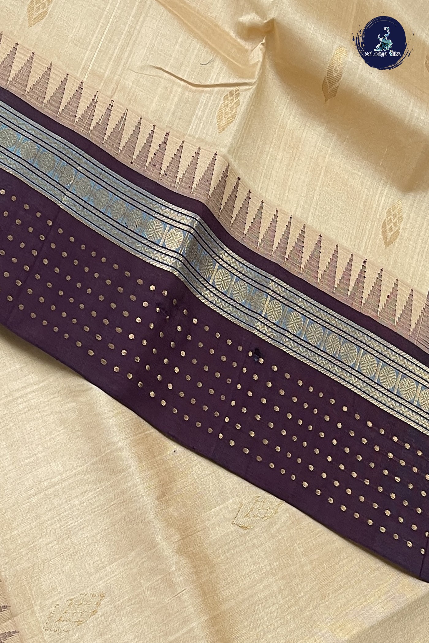 Beige Korvai Silk Cotton Saree With Plain Pattern