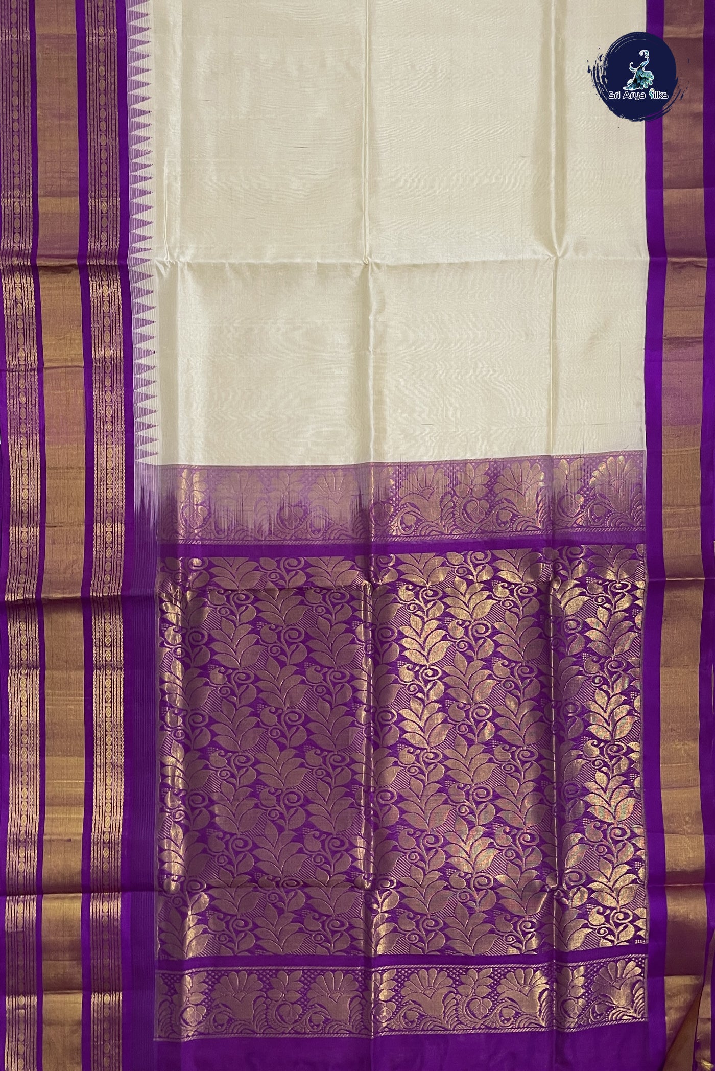 Cream Korvai Silk Cotton Saree With Plain Pattern