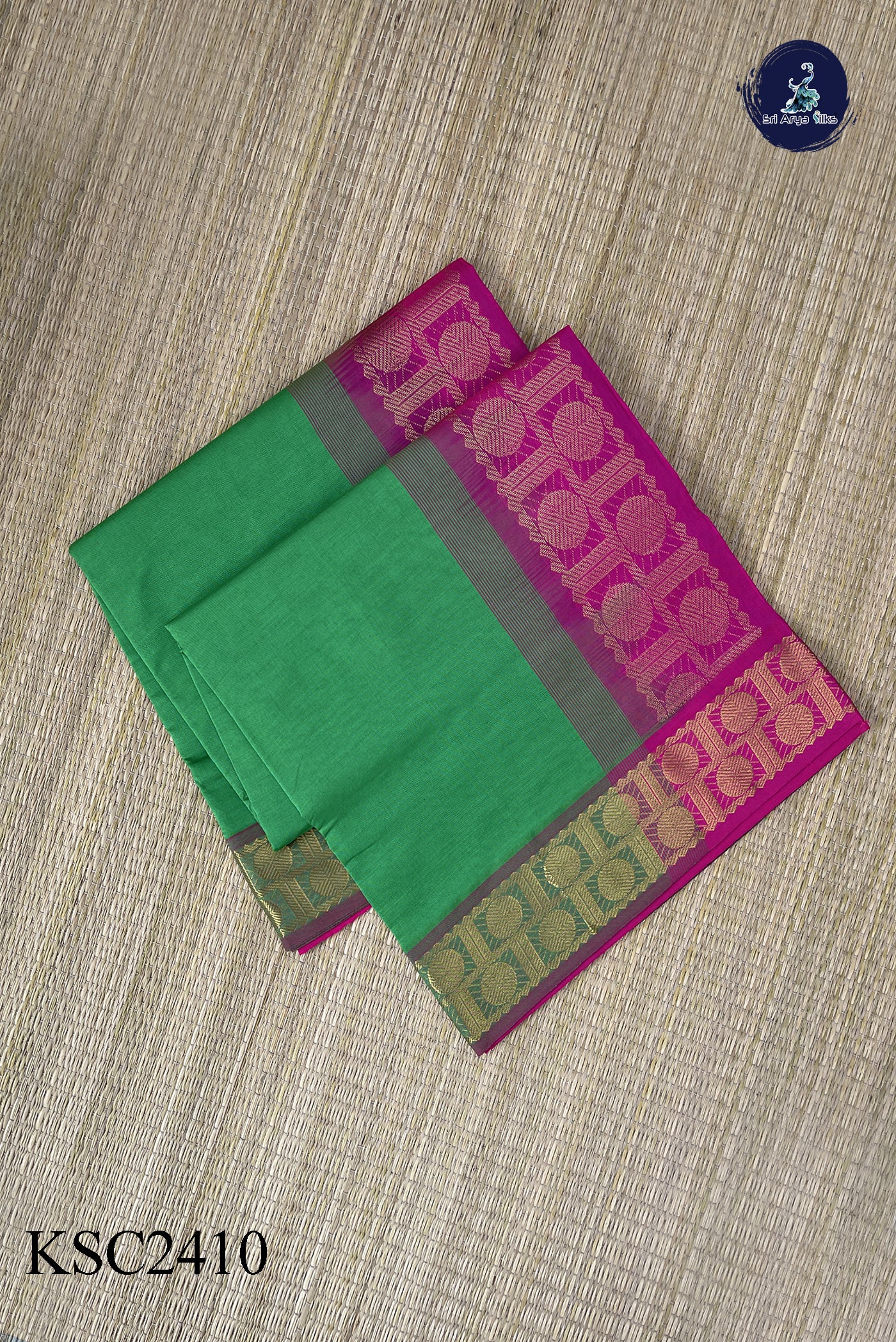 Green Semi Silk Cotton Saree With Plain Pattern