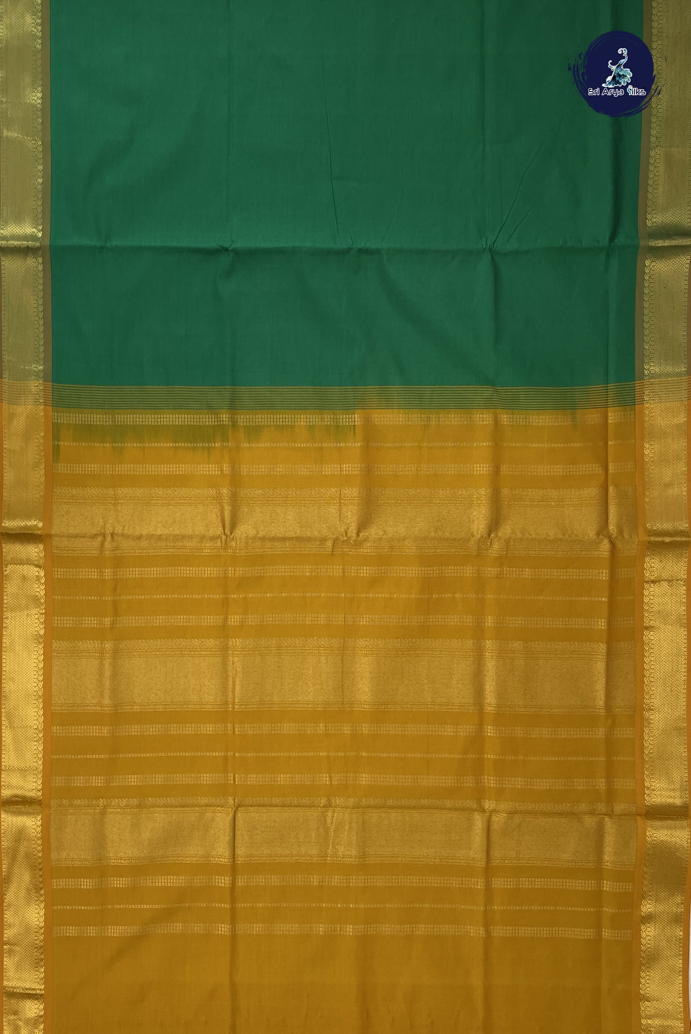 Green Semi Silk Cotton Saree With Plain Pattern