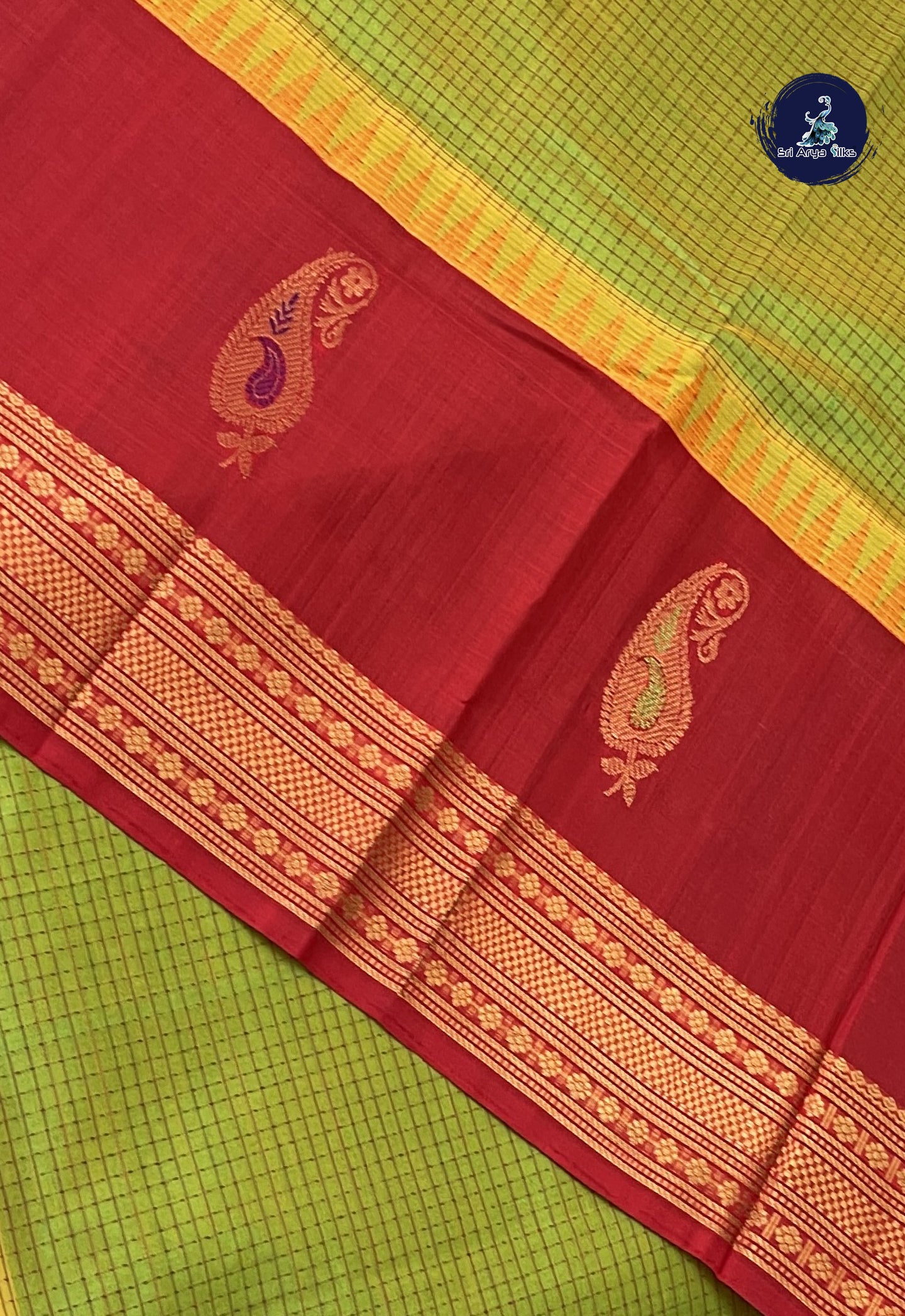 Mehendi Green Checked Saree With Checked Pattern