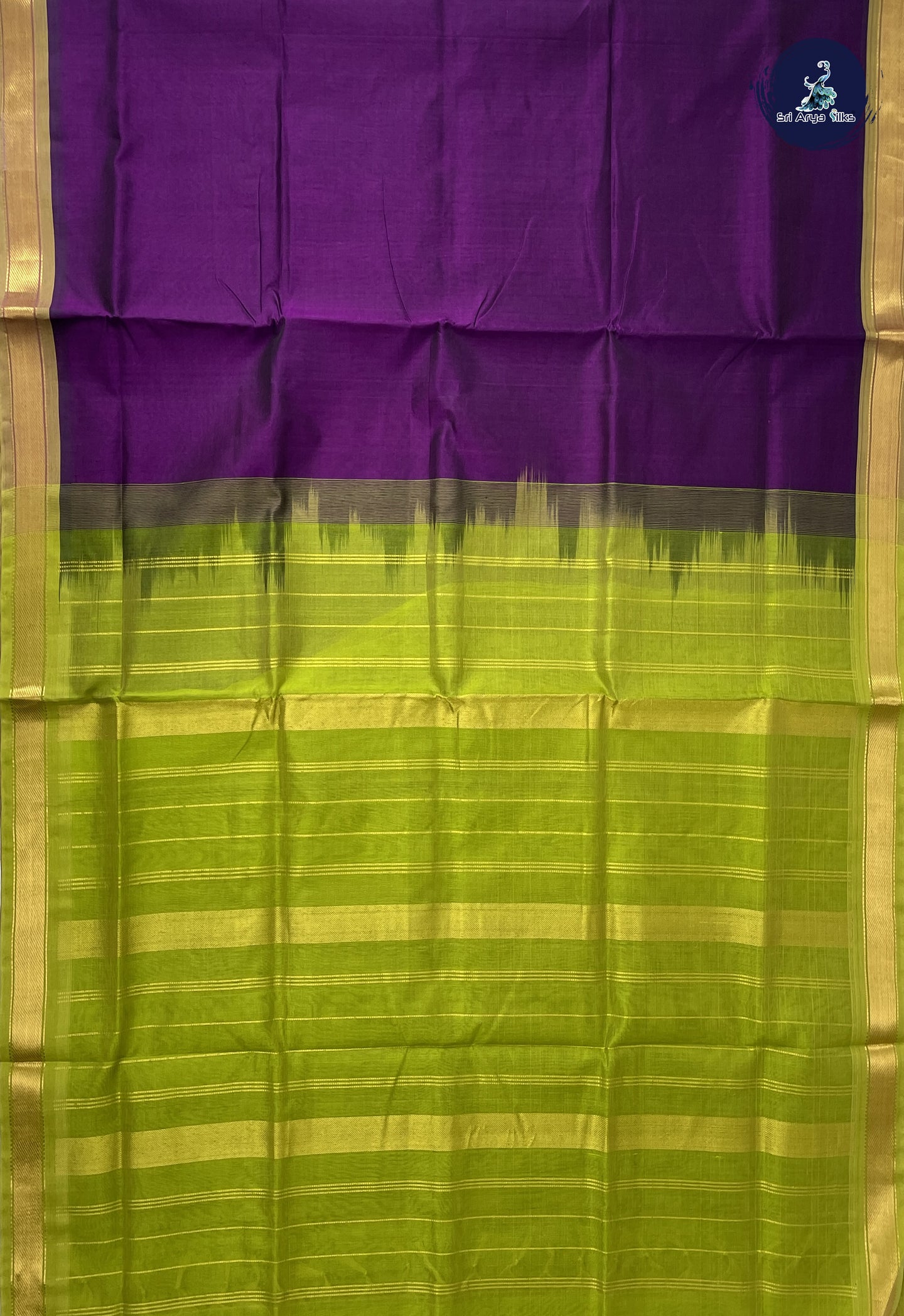 Dark Brinjal Simple Silk Cotton Saree With Plain Pattern
