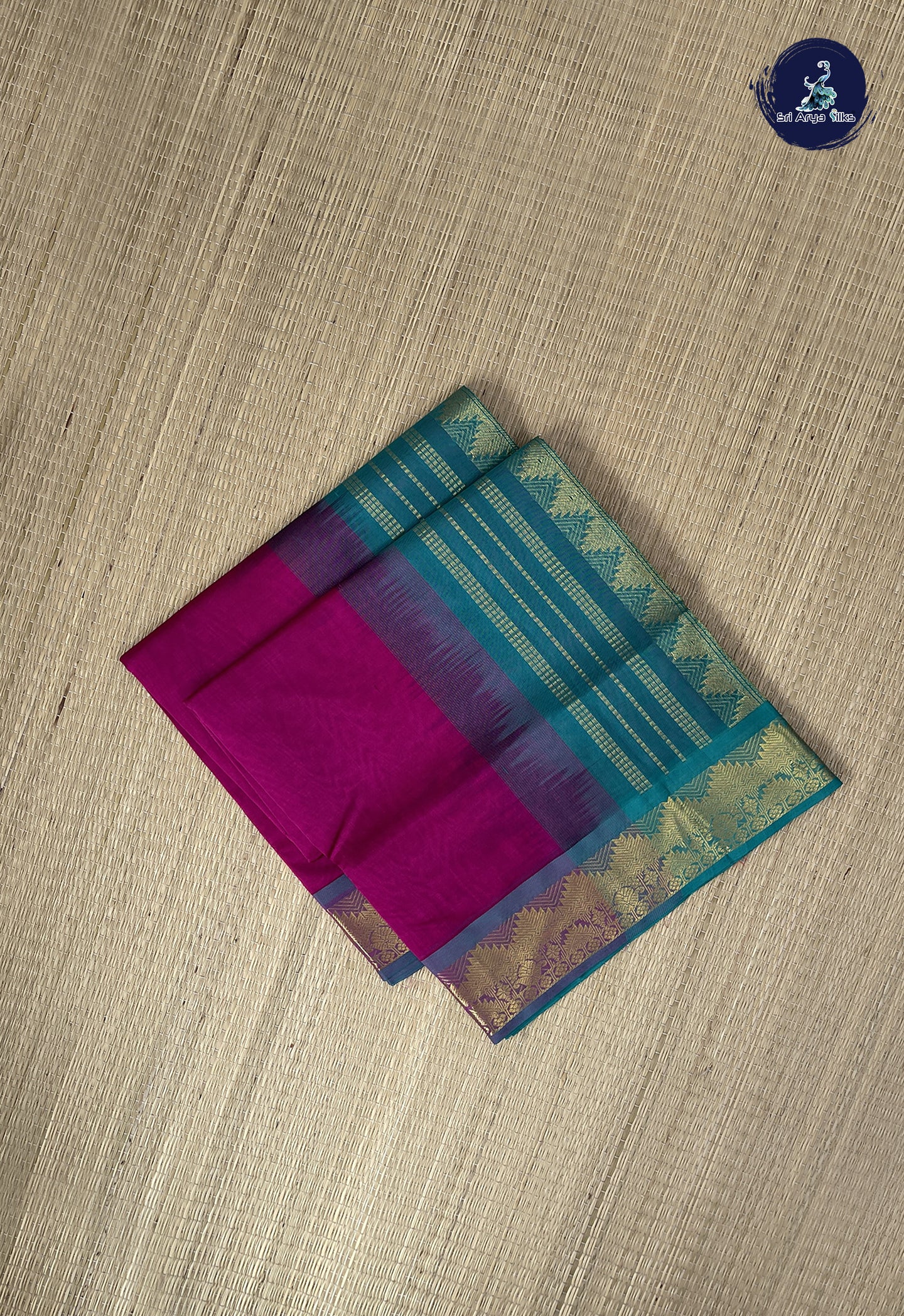 Magenta Simple Silk Cotton Saree With Plain Pattern