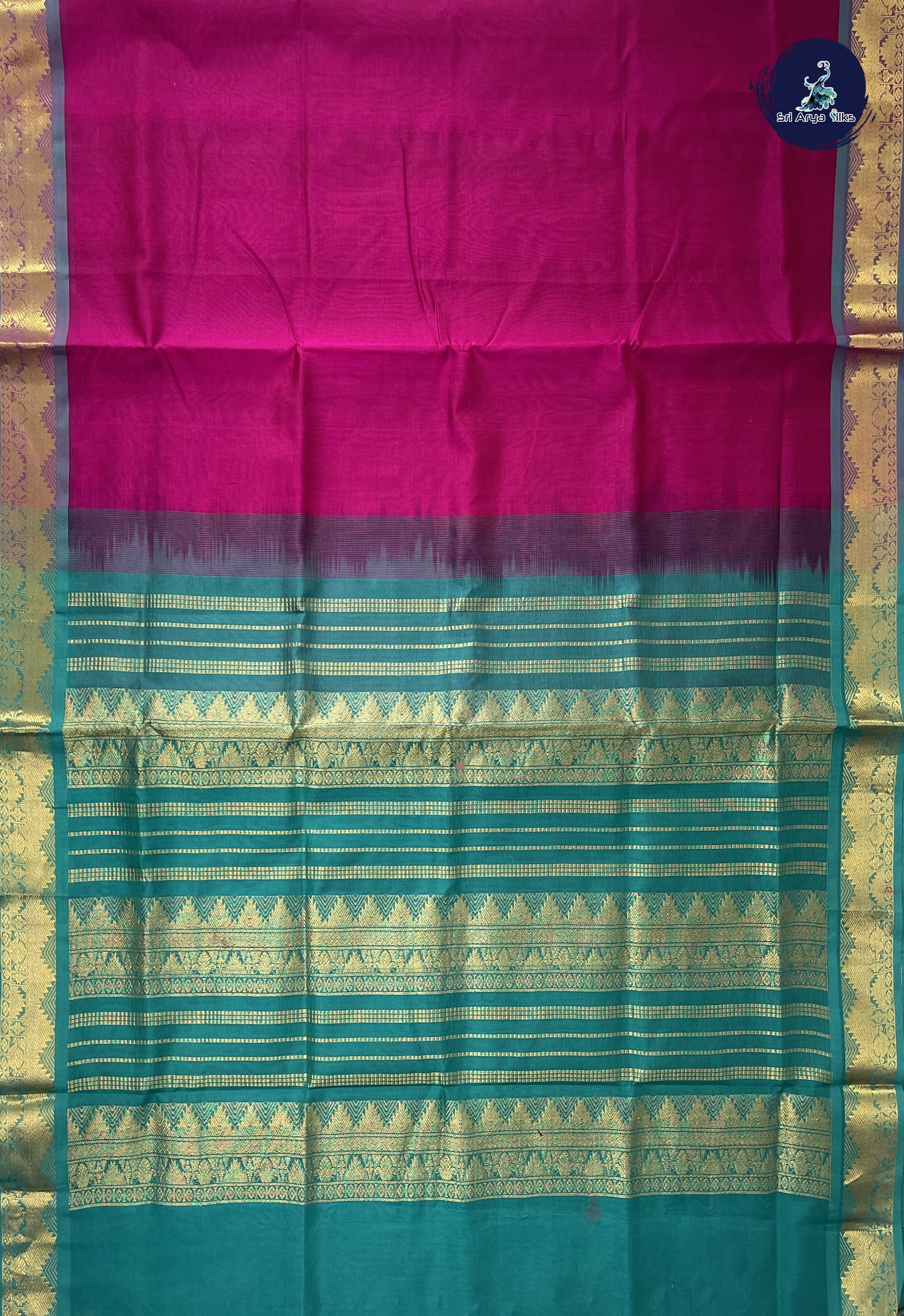 Magenta Simple Silk Cotton Saree With Plain Pattern