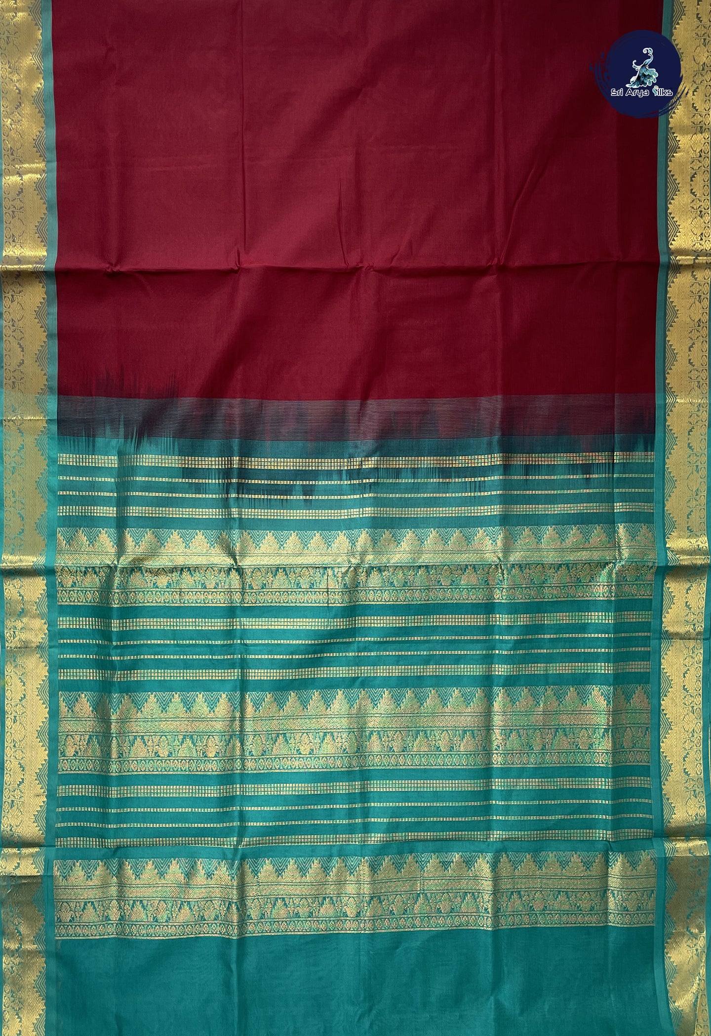 Brown Simple Silk Cotton Saree With Plain Pattern