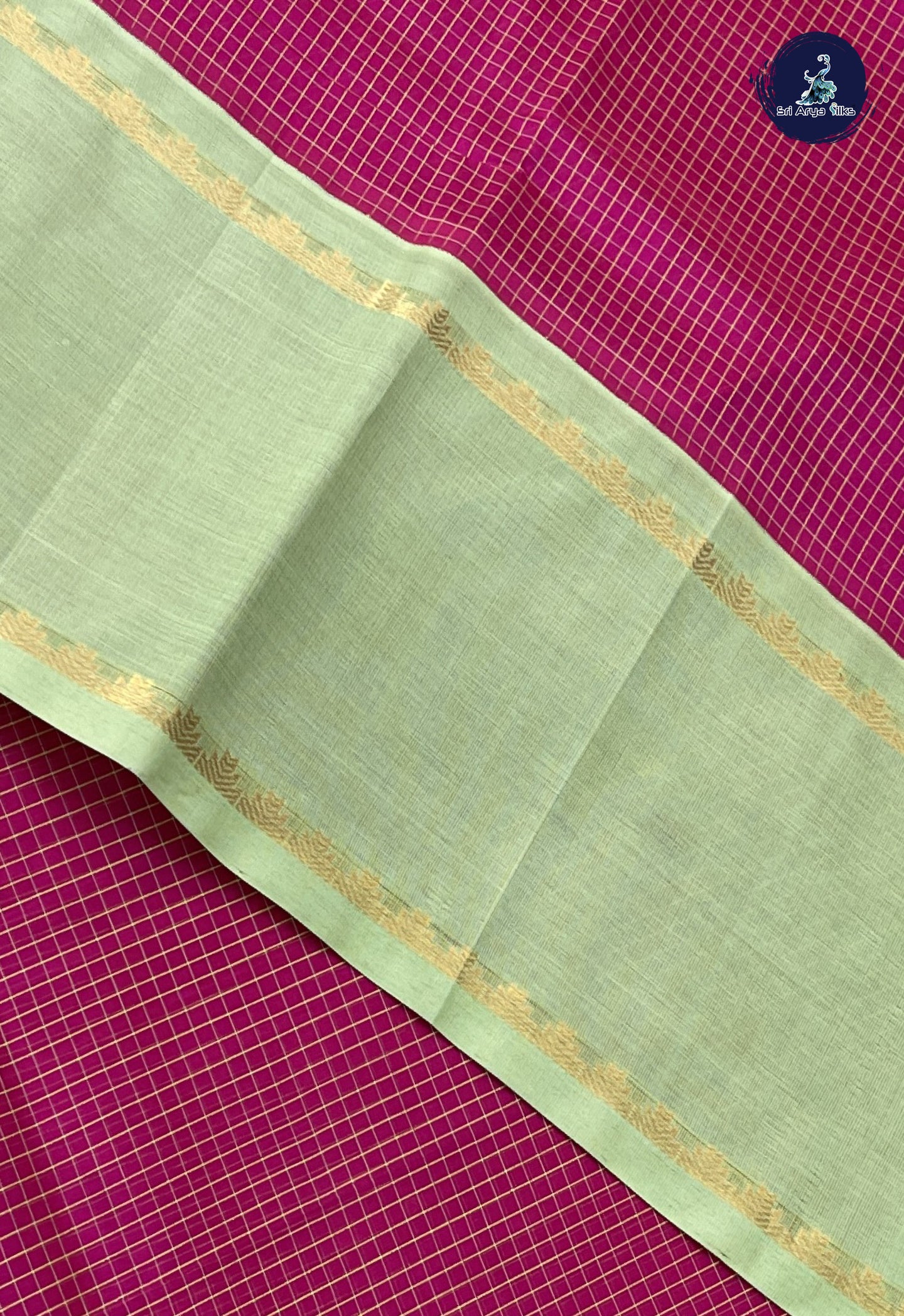 Dark Pink Checked Saree With Checked Pattern
