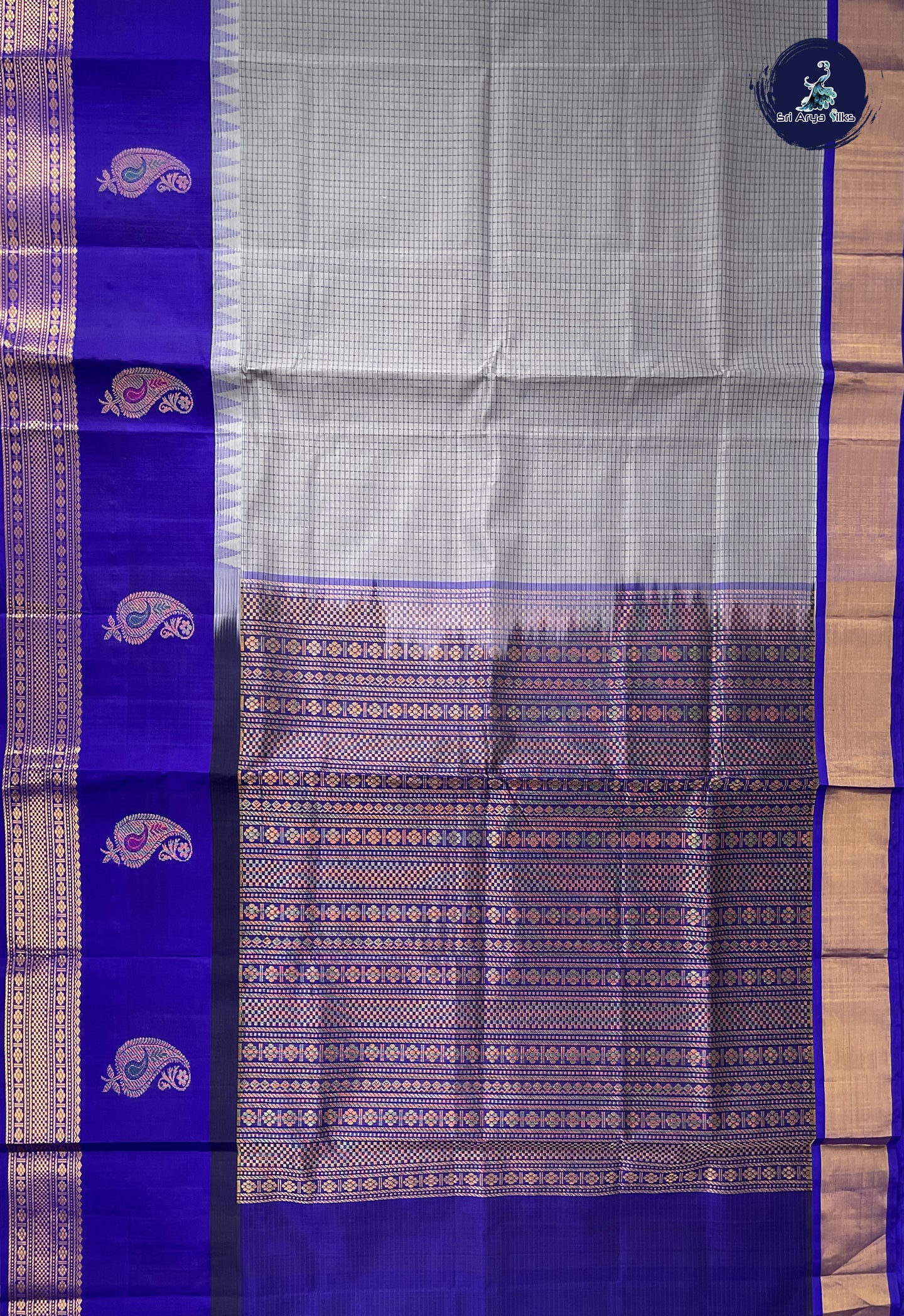 Grey Checked Saree With Checked Pattern