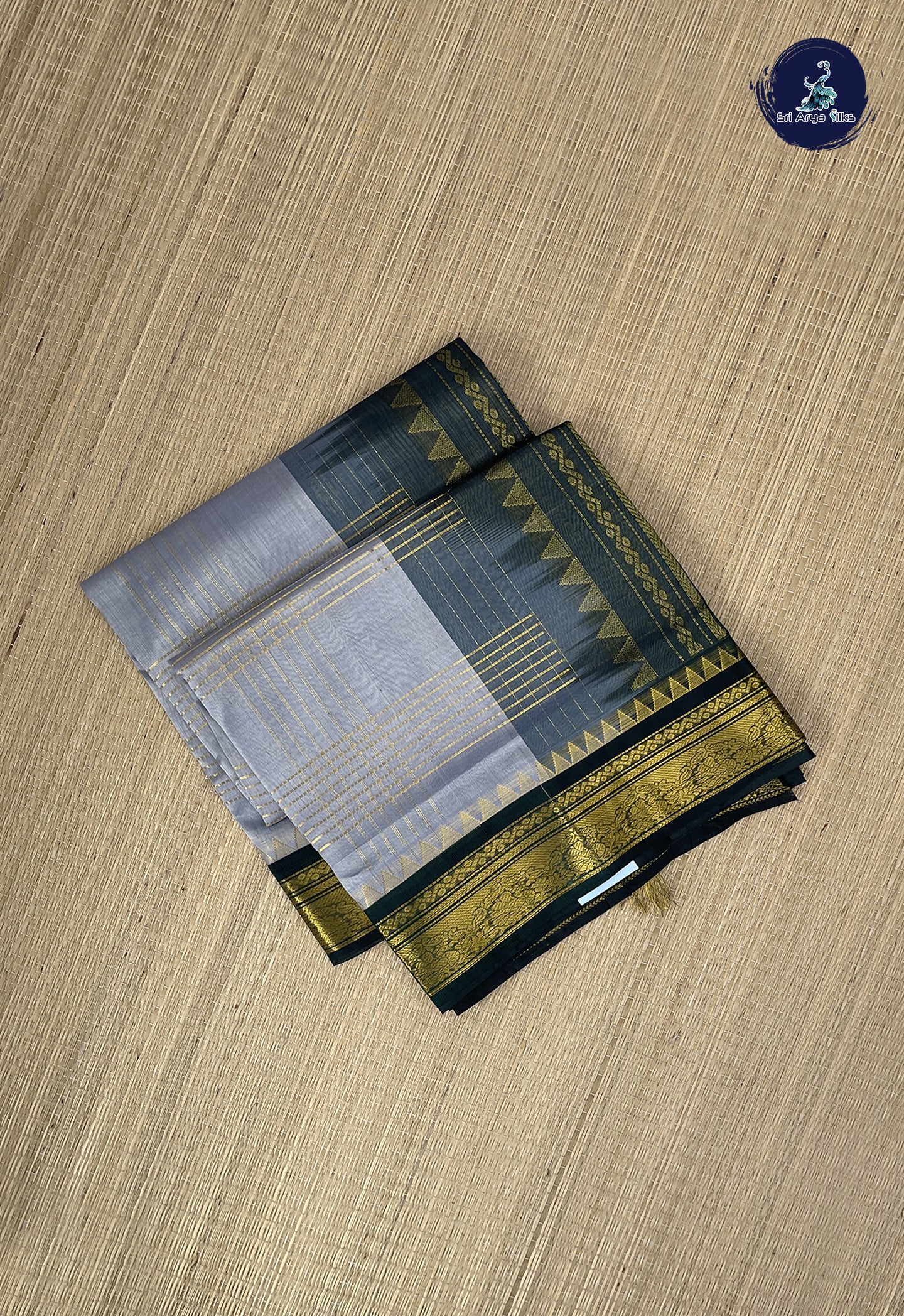 Grey Checked Saree With Zari Checked Pattern