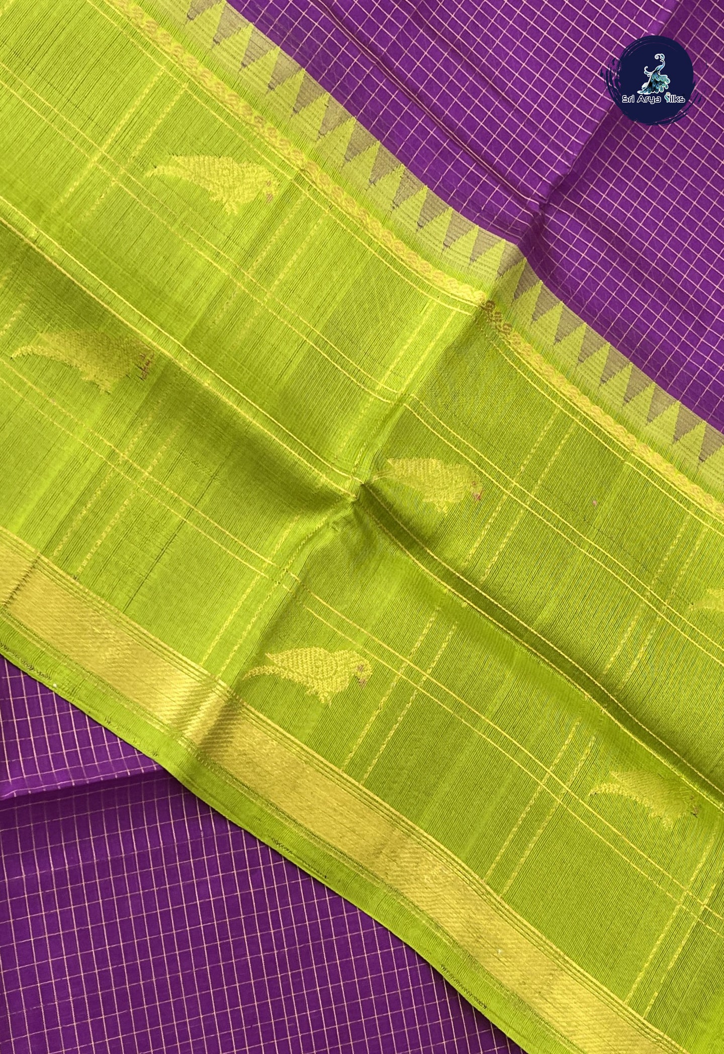 Dark Brinjal Checked Saree With Checked Pattern