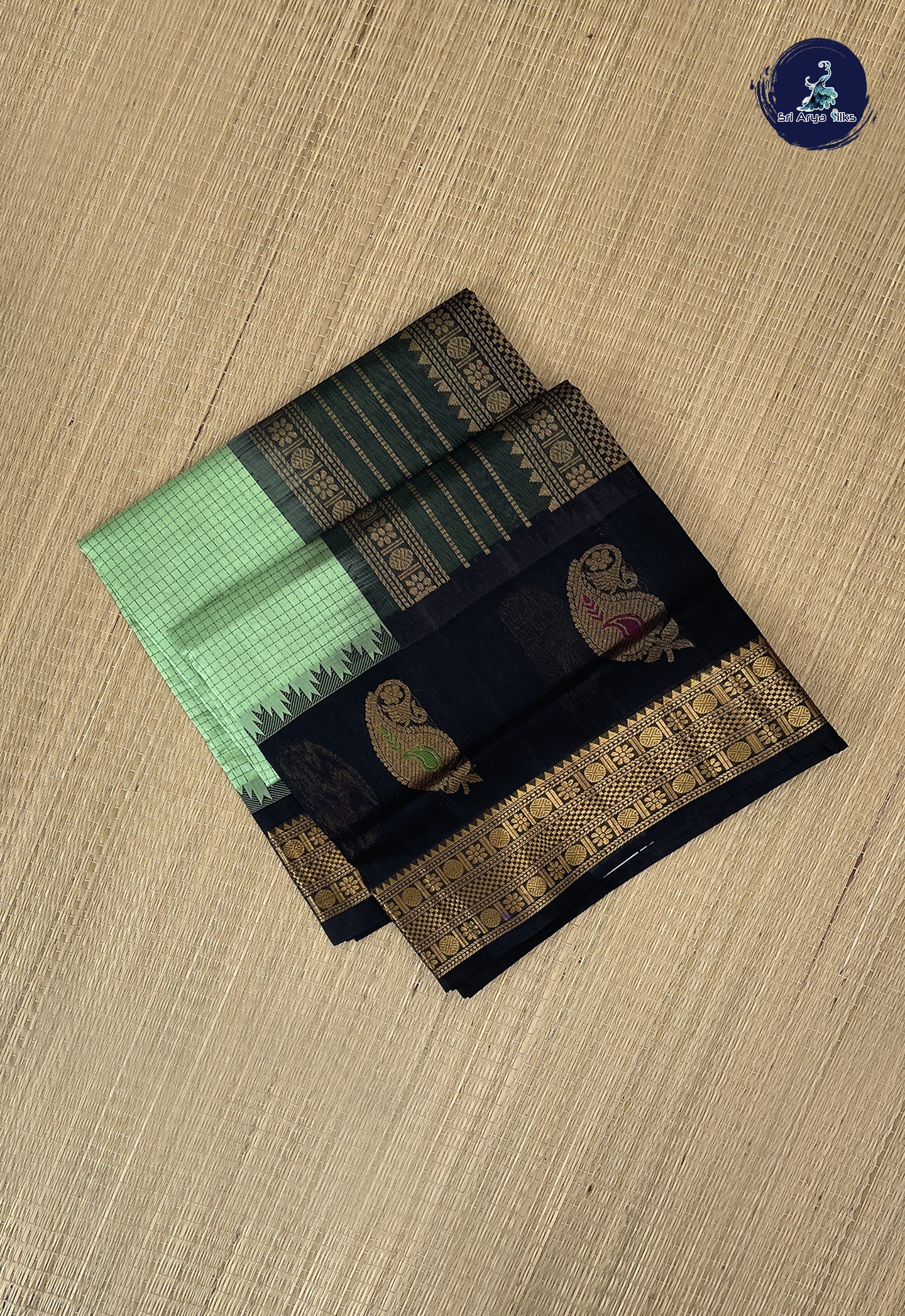 Light Green Checked Saree With Checked Pattern