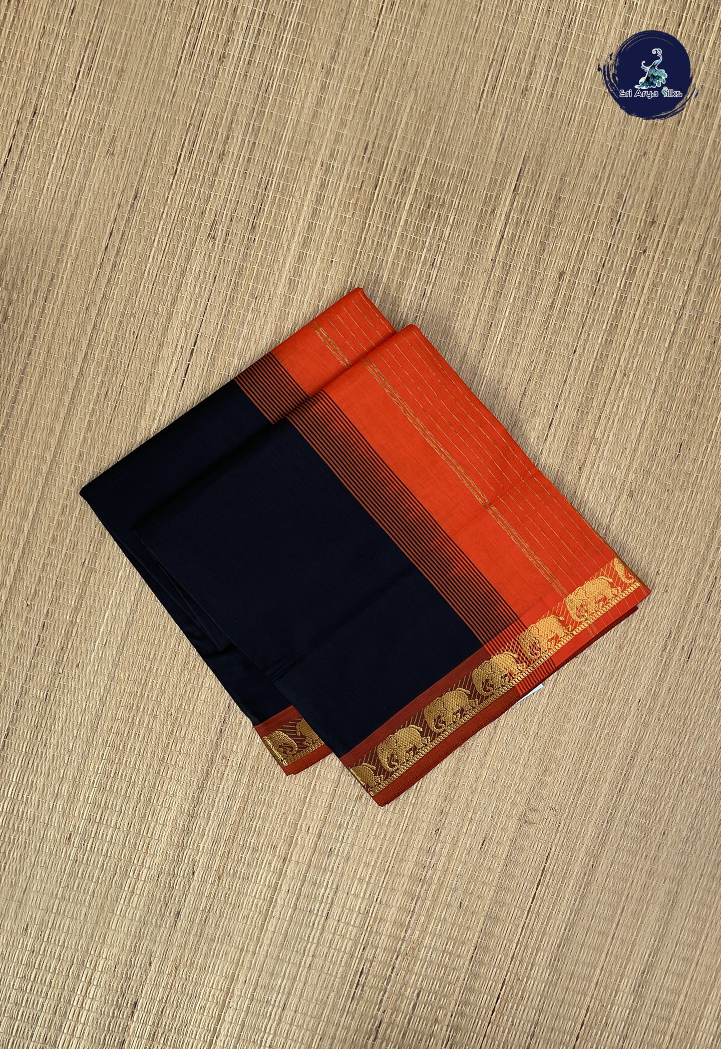 Black Kanchi Semi Silk Cotton Saree With Plain Pattern