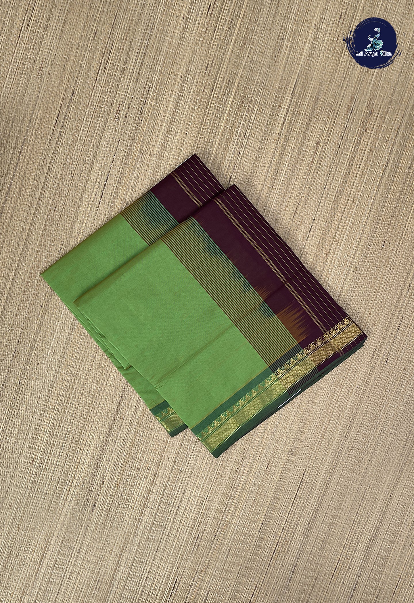 Dual Tone Green Kanchi Semi Silk Cotton Saree With Plain Pattern