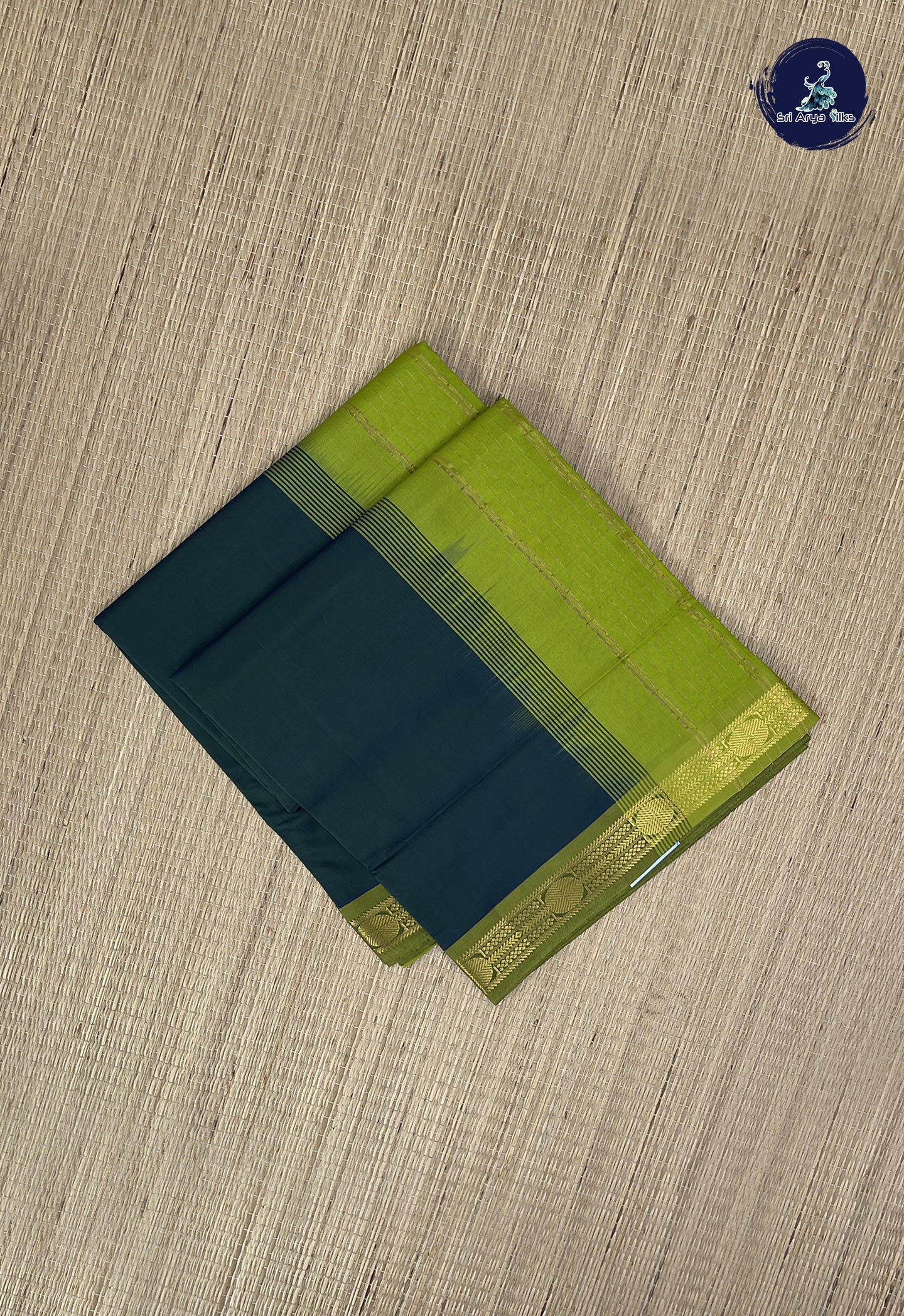 Bottle Green Kanchi Semi Silk Cotton Saree With Plain Pattern