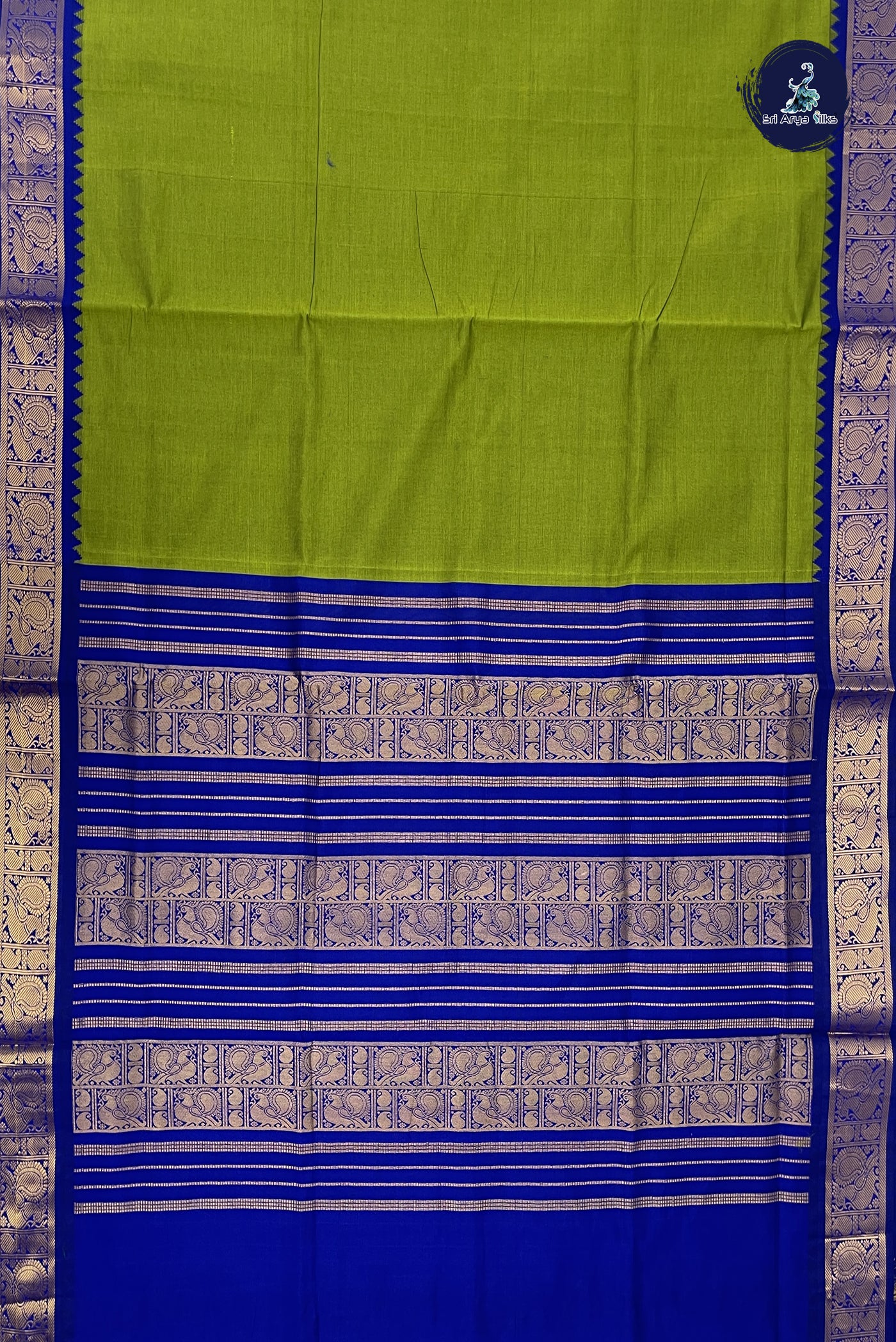 Green Kanchi Semi Silk Cotton Saree With Plain Pattern