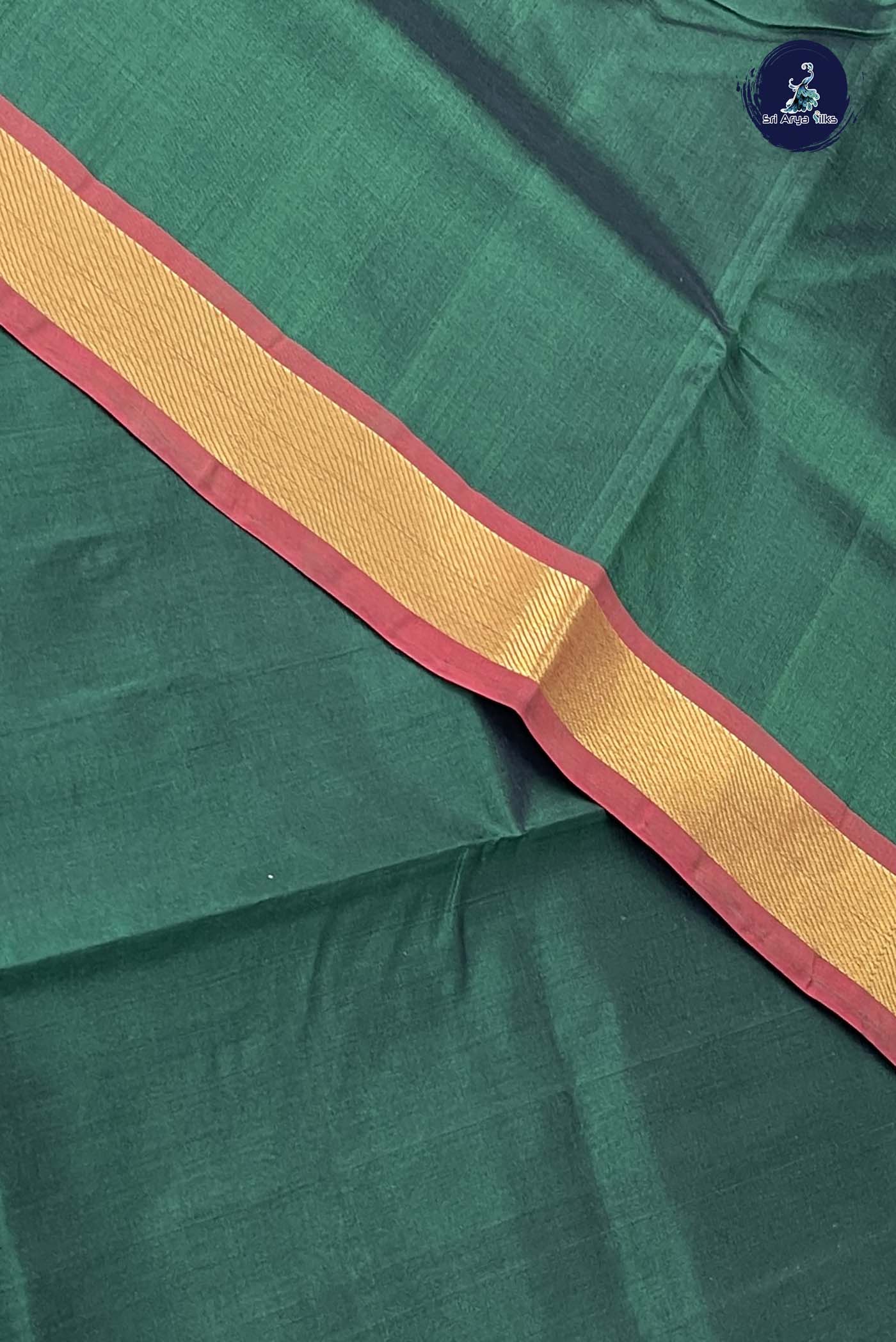 Bottle Green Simple Silk Cotton Saree With Plain Pattern