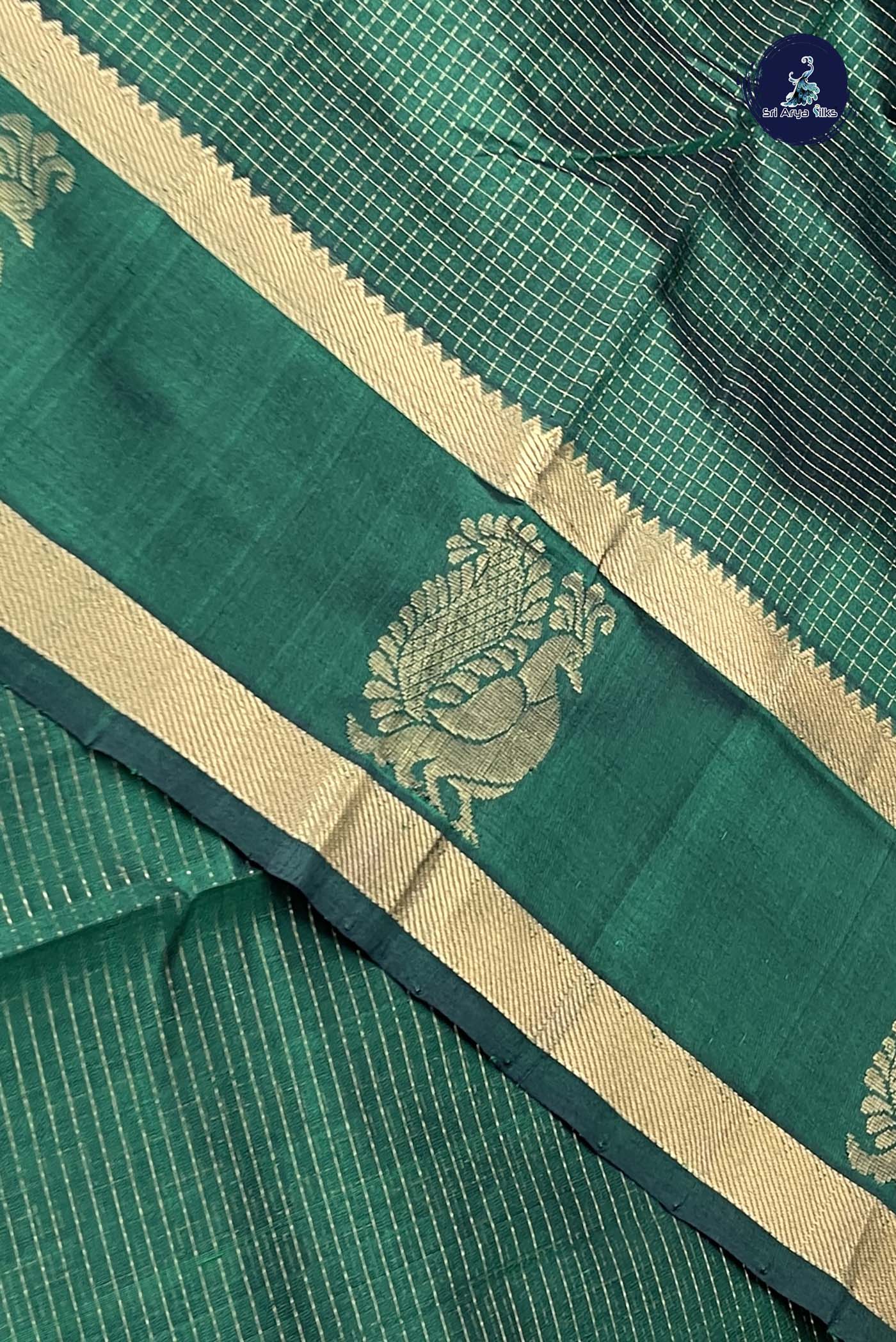 Bottle Green Checked Saree With Zari Checked Pattern