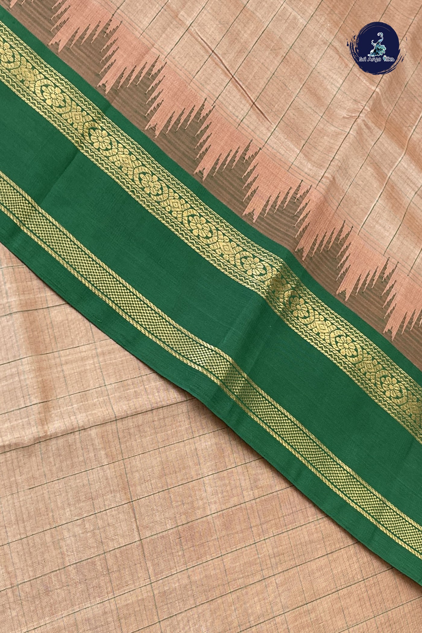 Beige Checked Saree With Checked Pattern