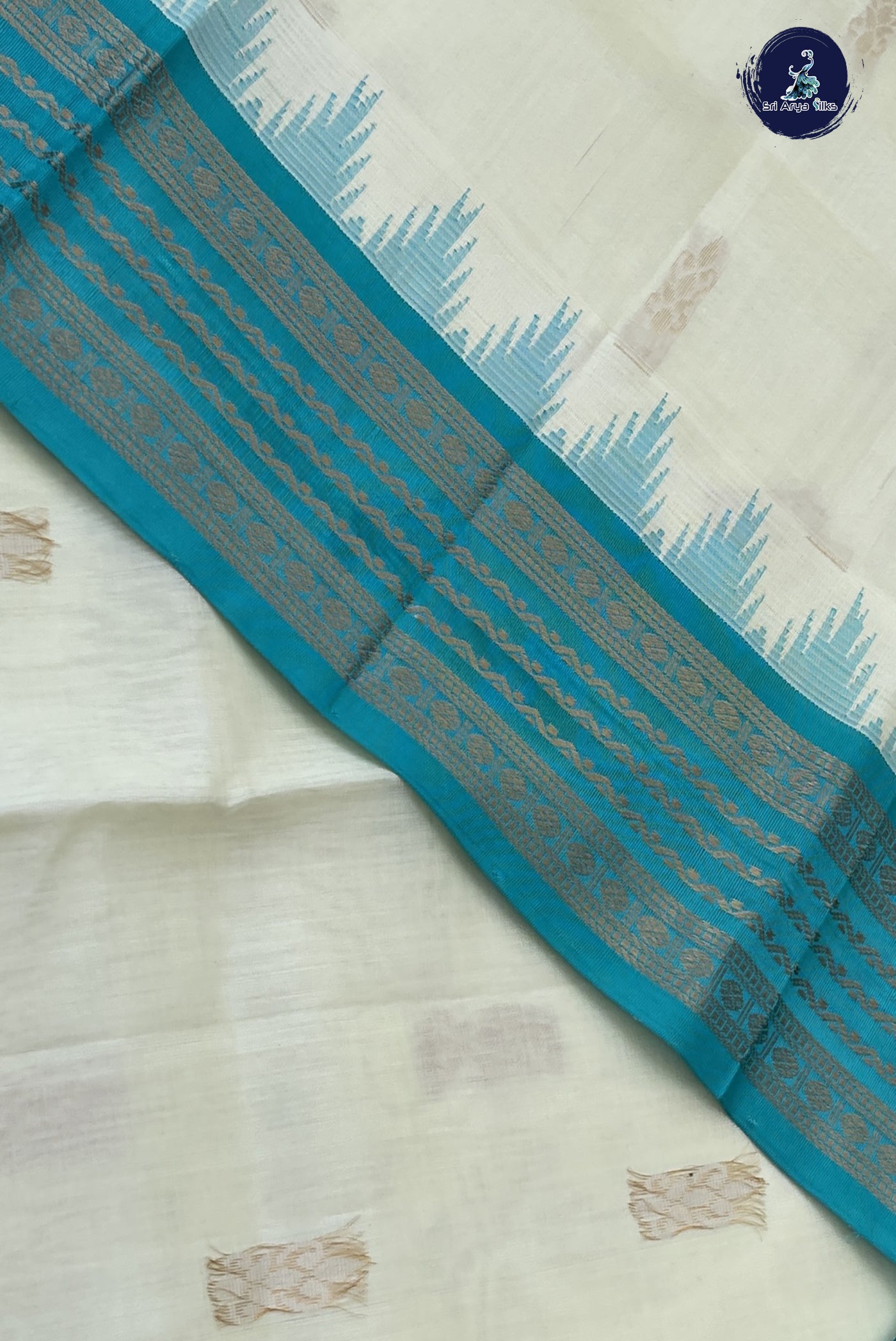 Off White Korvai Silk Cotton Saree With Zari Buttas Pattern
