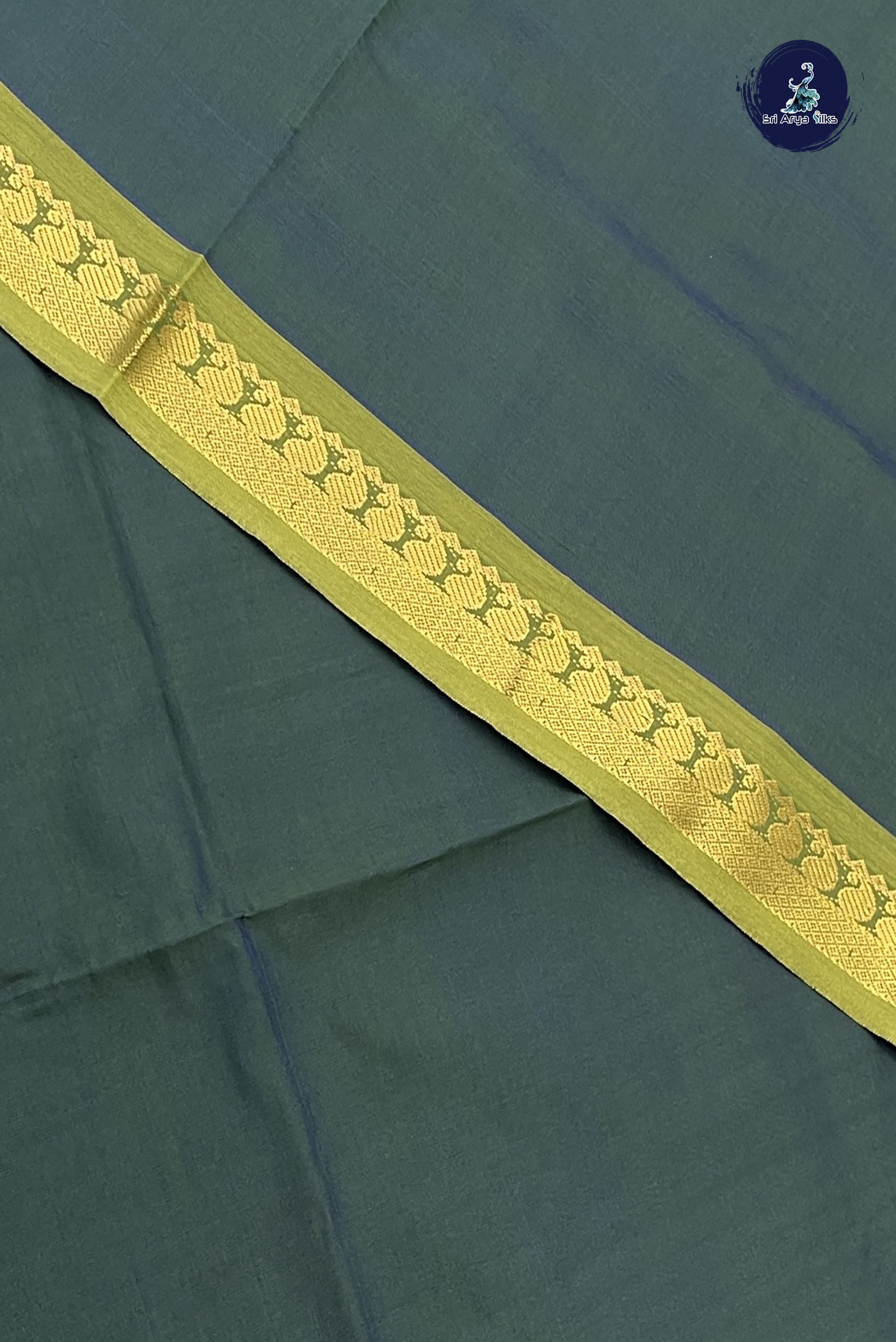 Dark Green Kanchi Semi Silk Cotton Saree With Plain Pattern