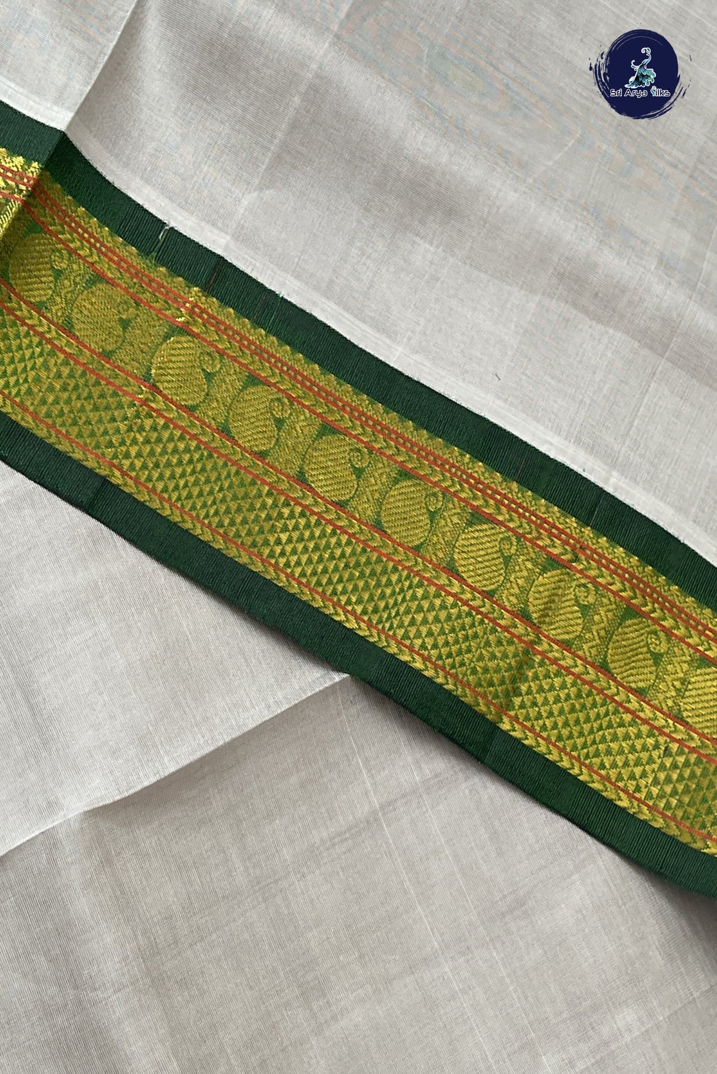 Grey Korvai Silk Cotton Saree With Plain Pattern
