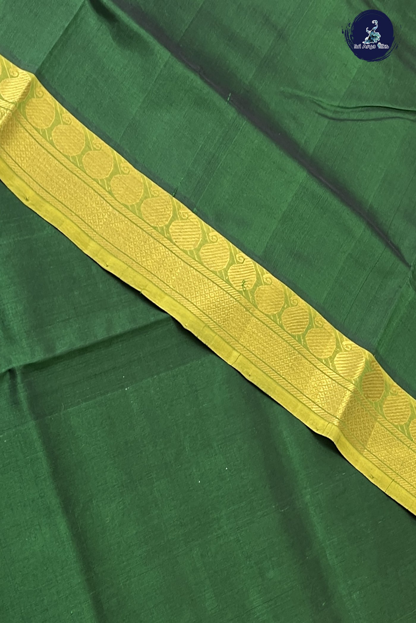 Bottle Green Simple Silk Cotton Saree With Plain Pattern