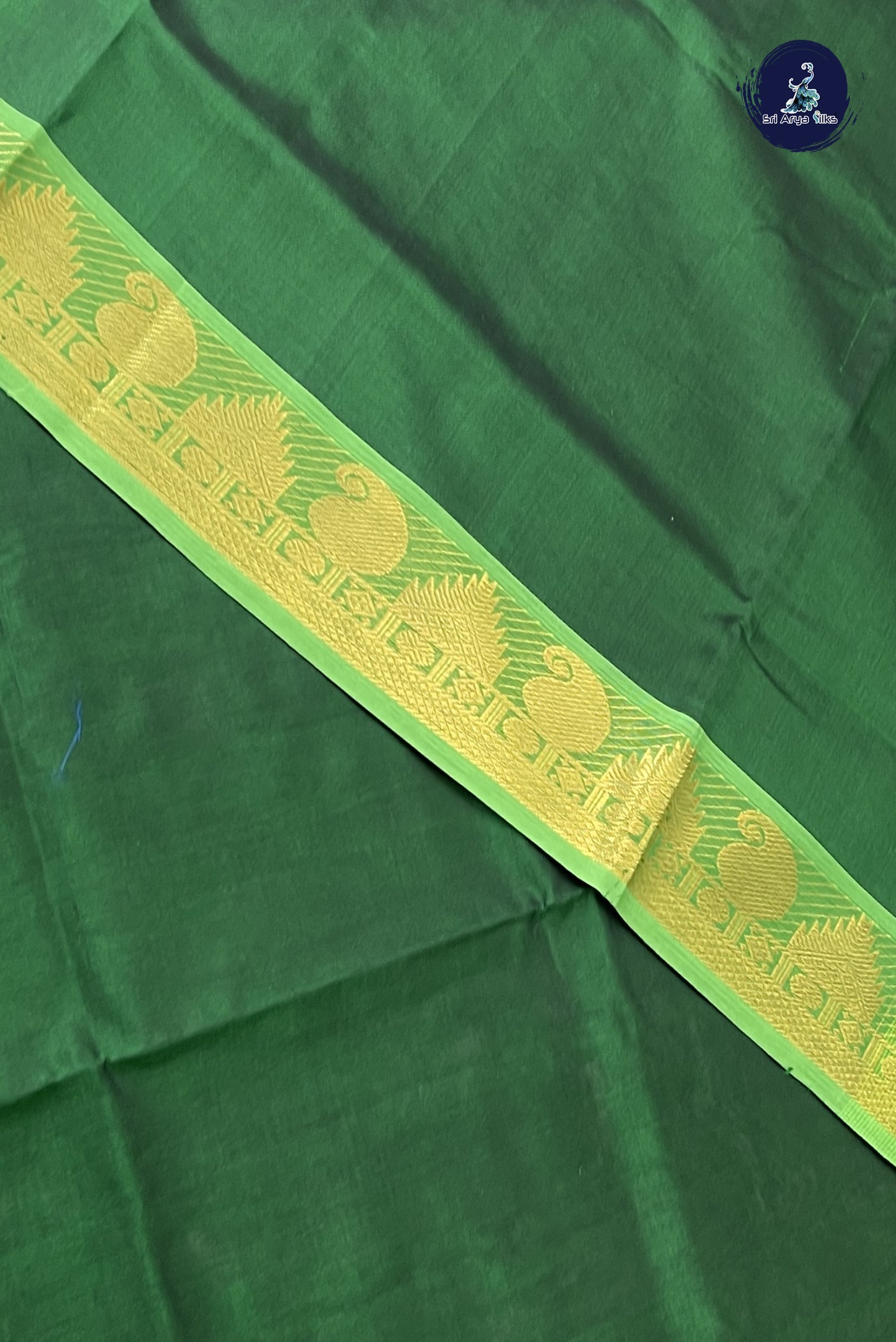 Dark Green Simple Silk Cotton Saree With Plain Pattern