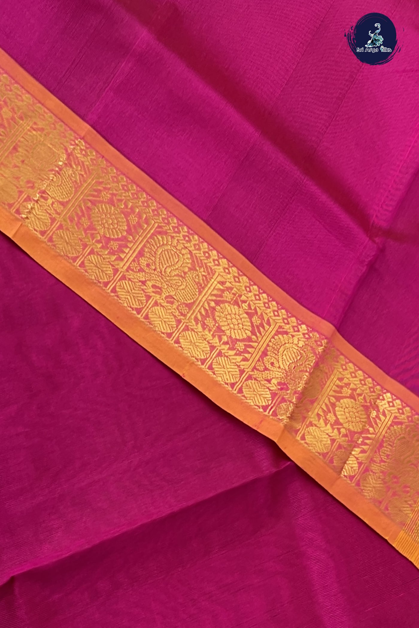 Magenta Simple Silk Cotton Saree With Plain Pattern