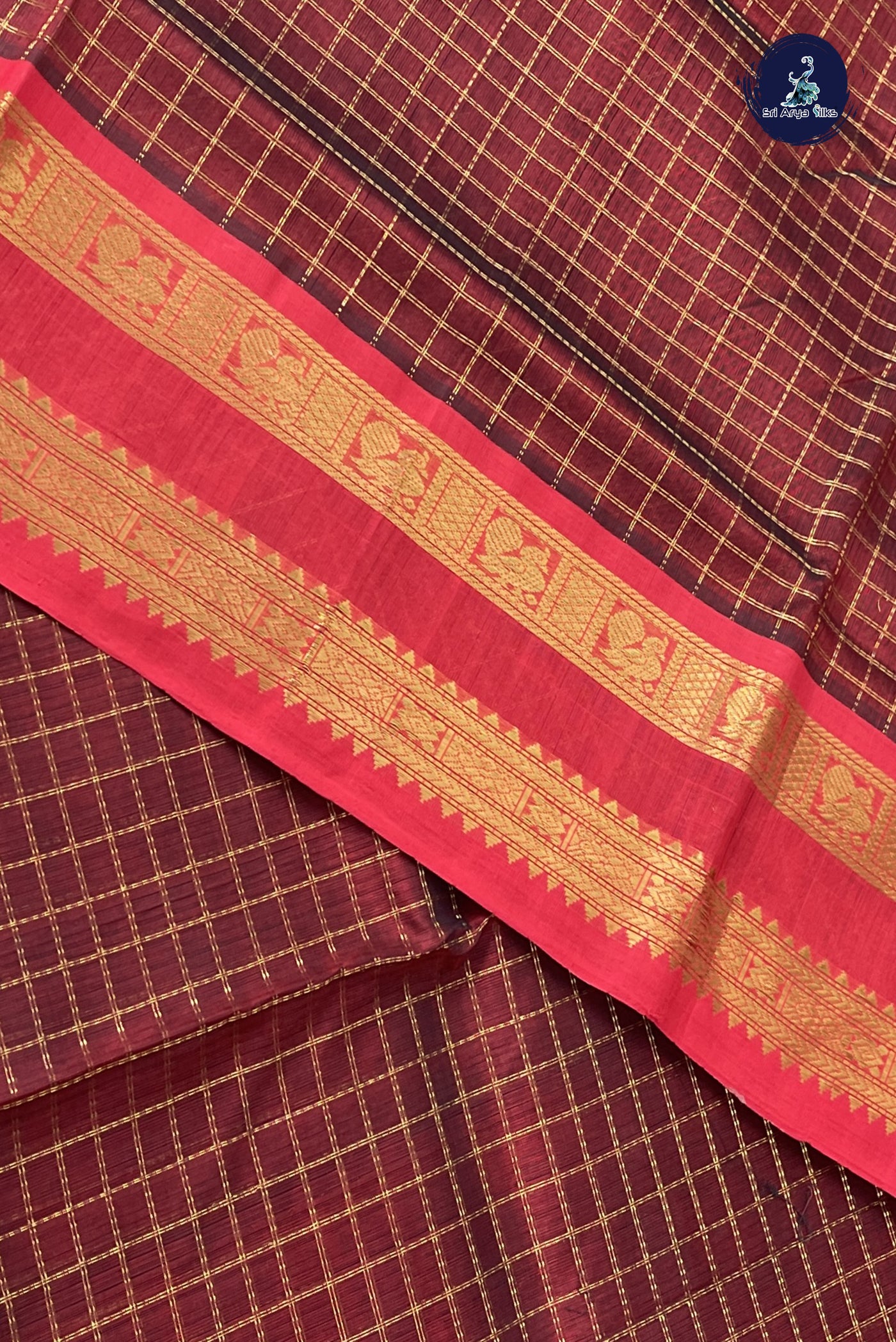 Dual Tone Maroon Checked Saree With Zari Checked Pattern