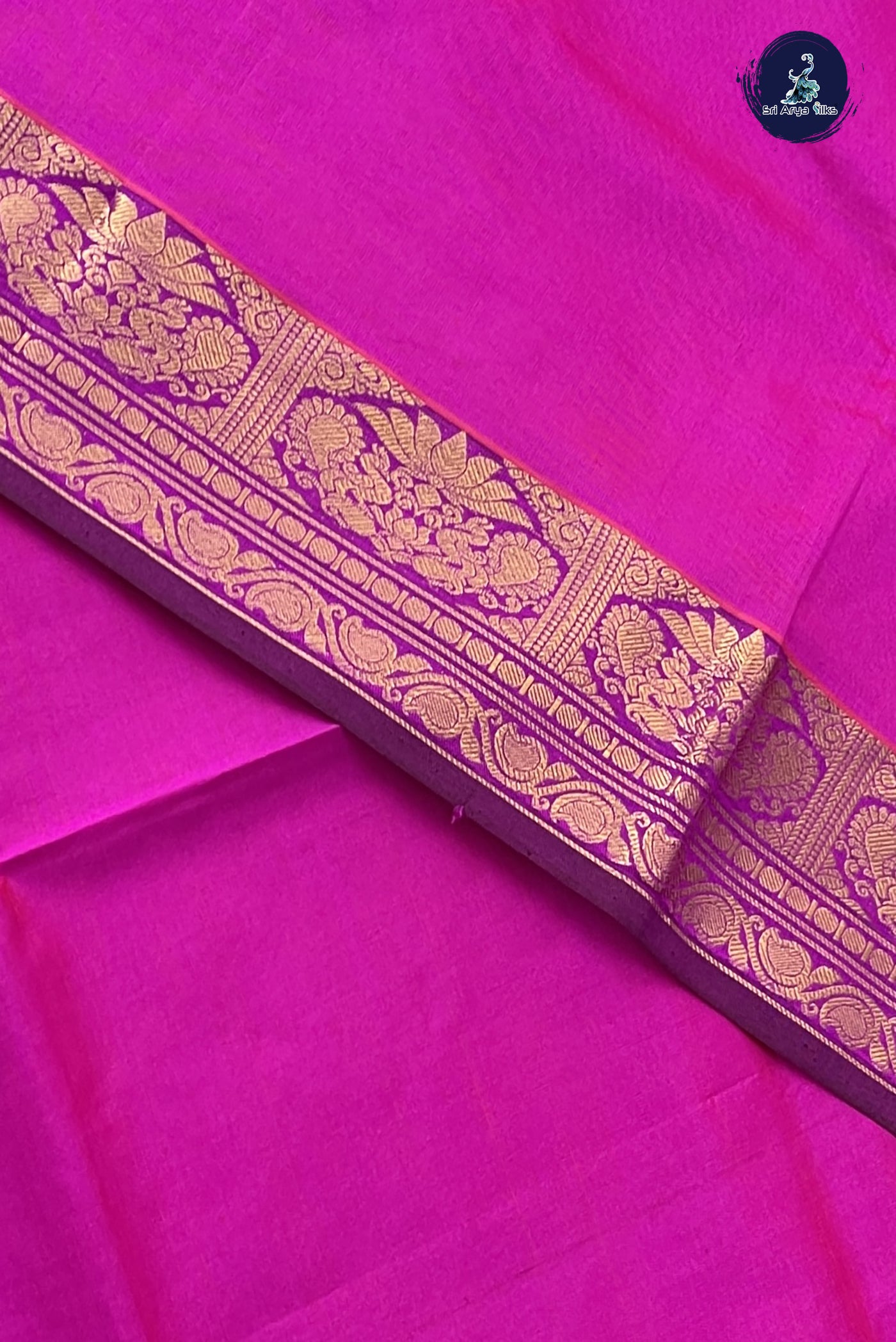 Magenta Kanchi Semi Silk Cotton Saree With Plain Pattern