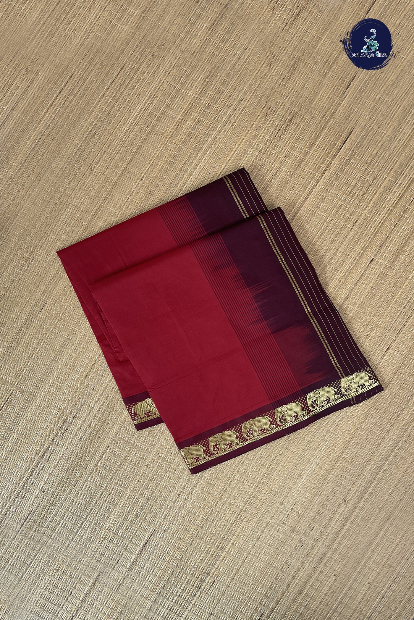 Arakku Kanchi Semi Silk Cotton Saree With Plain Pattern