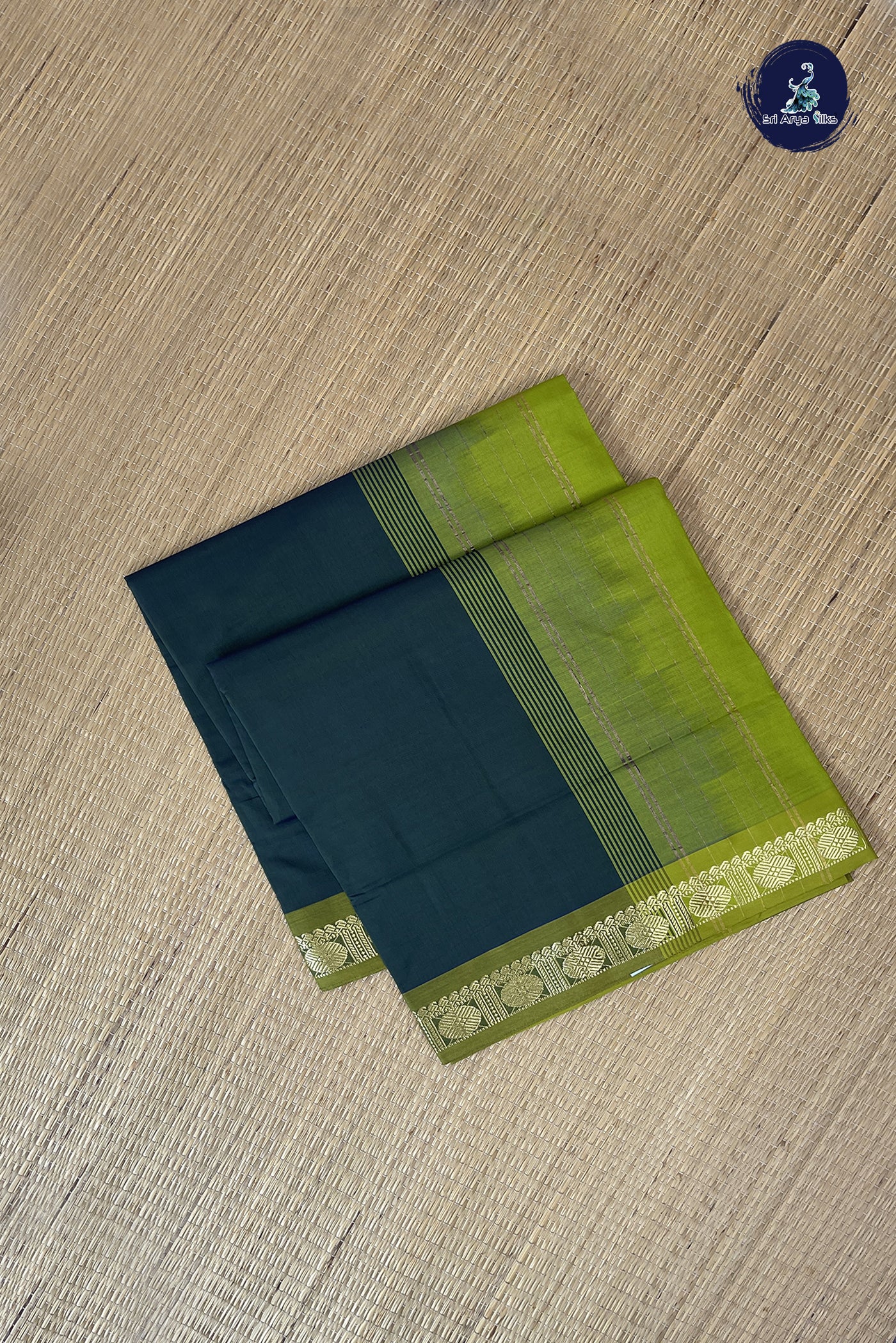 Dark Green Kanchi Semi Silk Cotton Saree With Plain Pattern