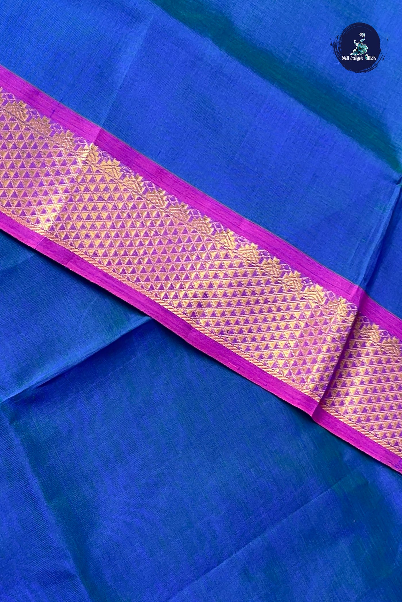 Blue Simple Silk Cotton Saree With Plain Pattern