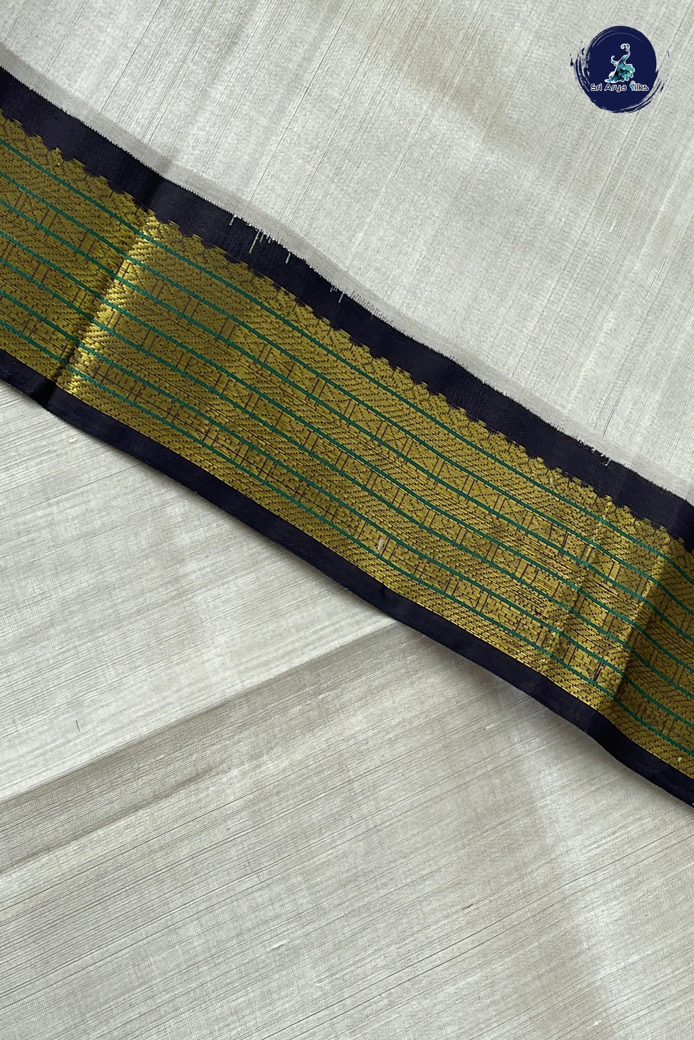 Silver Grey Korvai Silk Cotton Saree With Plain Pattern