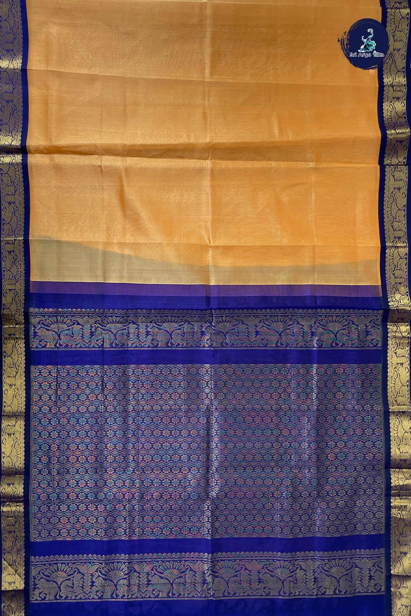 Kanagambaram Shade Korvai Silk Cotton Saree With Plain Pattern